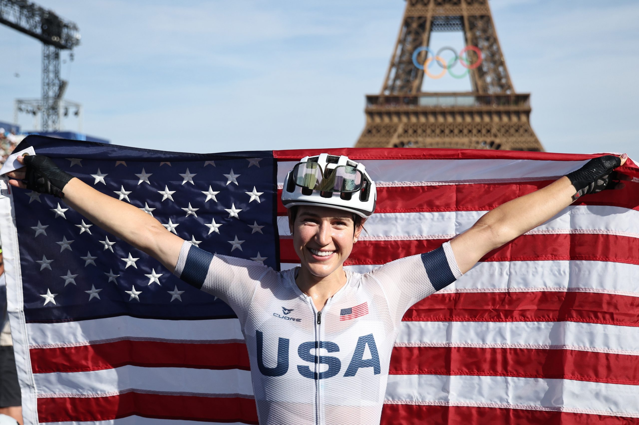 Kristen Faulkner conquista ouro na prova de fundo, Daniela Campos é 41.ª em Paris2024
