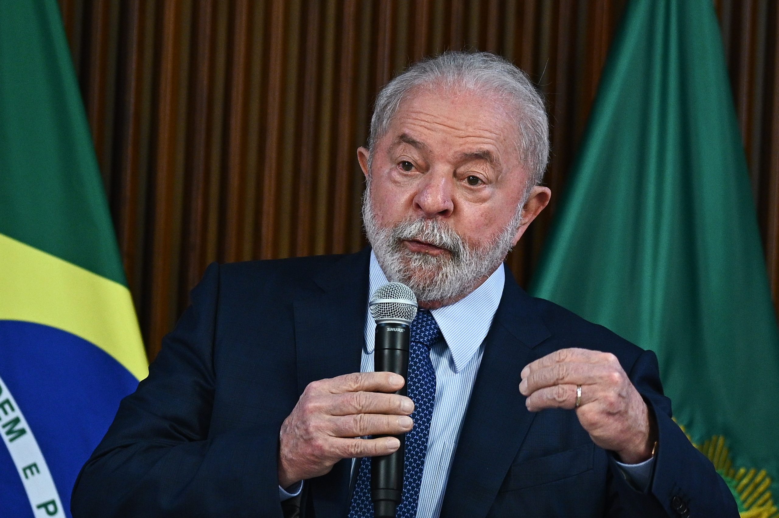 Brasil propõe medidas contra exploração mineira ilegal na reserva indígena Yanomani