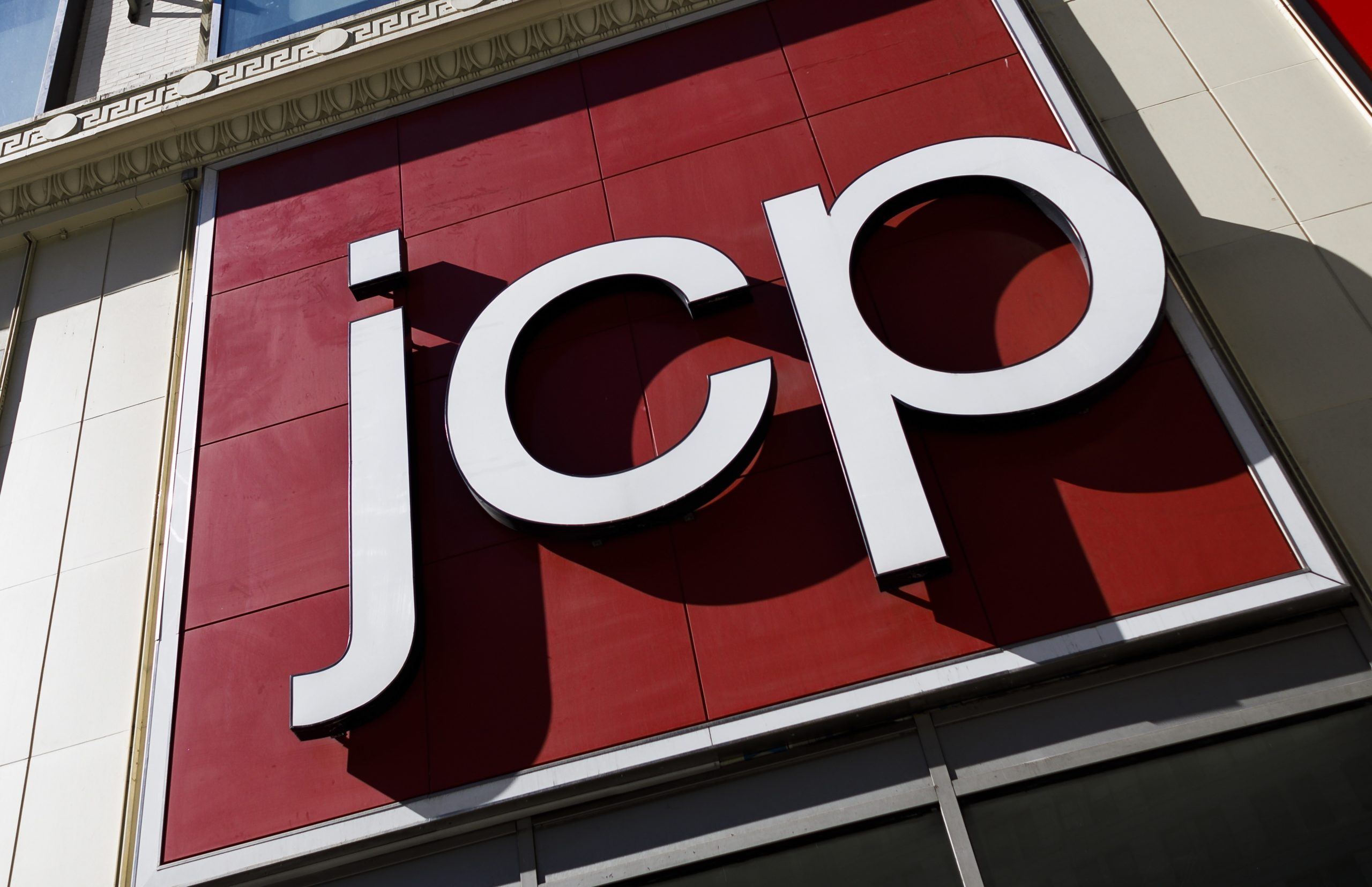 Ao fim de 118 anos, J. C. Penney declara bancarrota para vender activos e pagar dívidas