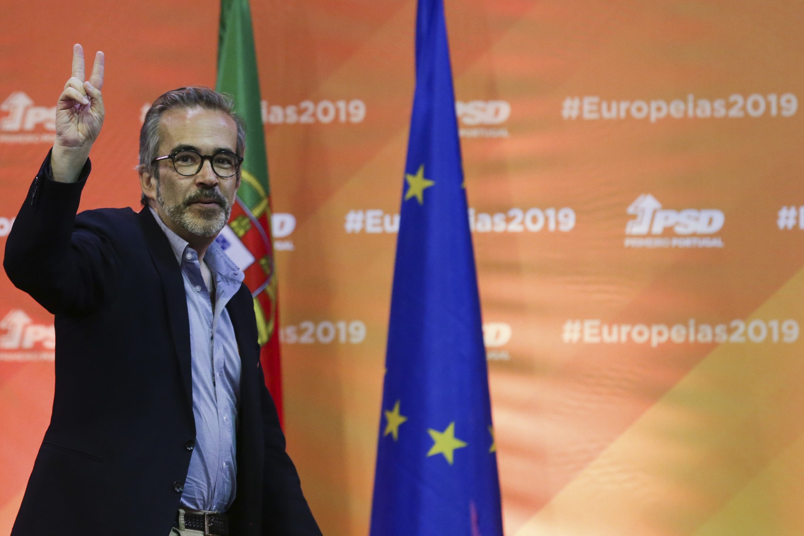 Europeias: Rangel acusa Pedro Marques “fugir à rua” e diz que Costa é que é o adversário