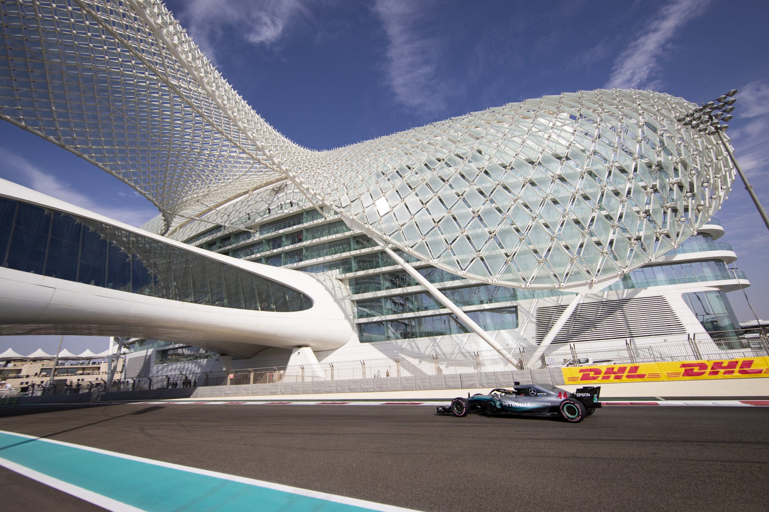 Lewis Hamilton selou 83.ª ‘pole’ da carreira na Fórmula 1 em Abu Dhabi
