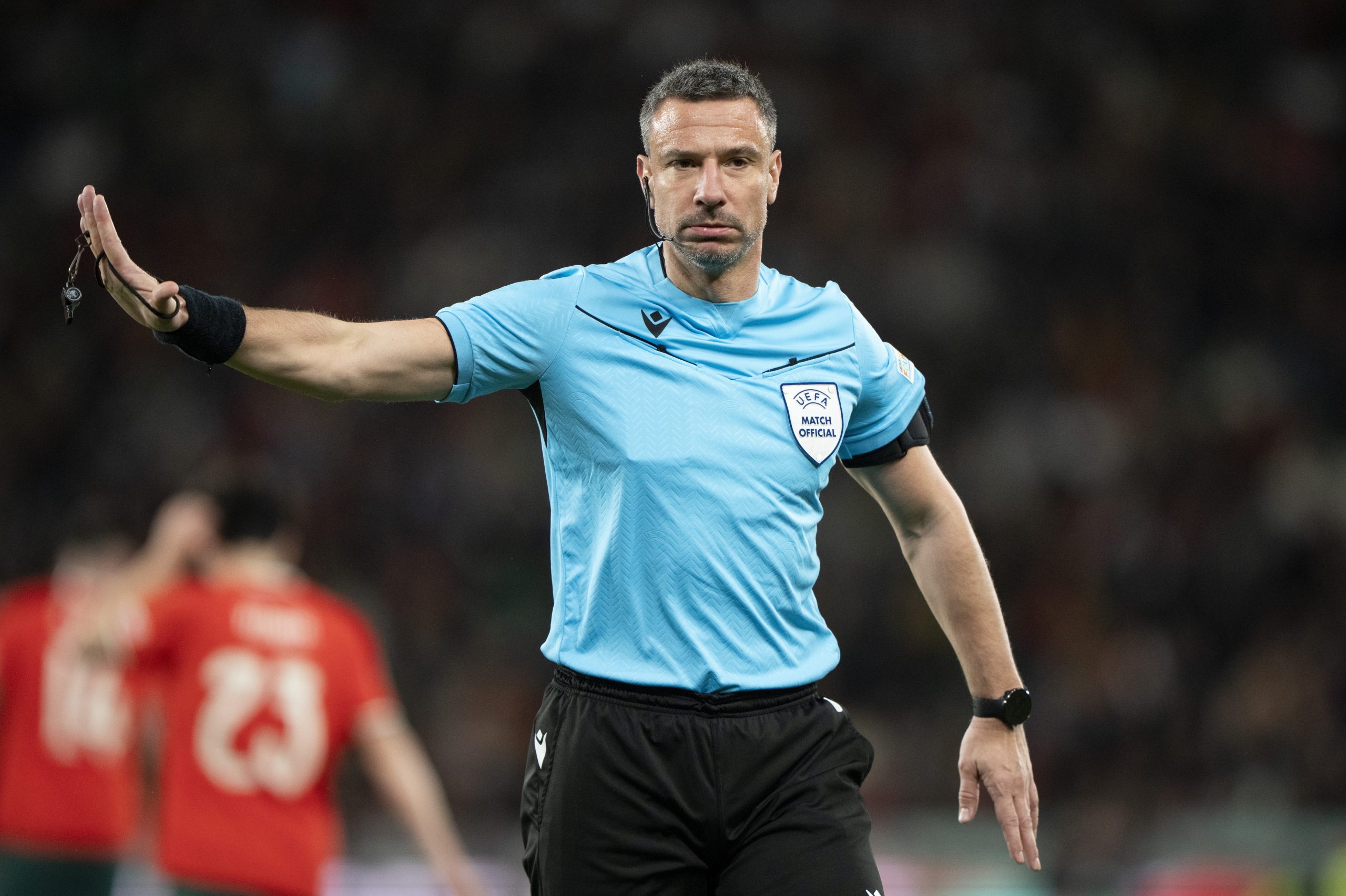 Esloveno Slavko Vincic arbitra jogo de Portugal com Alemanha para a Liga das Nações