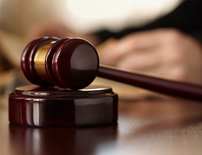 Homem que esfaqueou mortalmente a tia na Madeira condenado a 25 anos de prisão