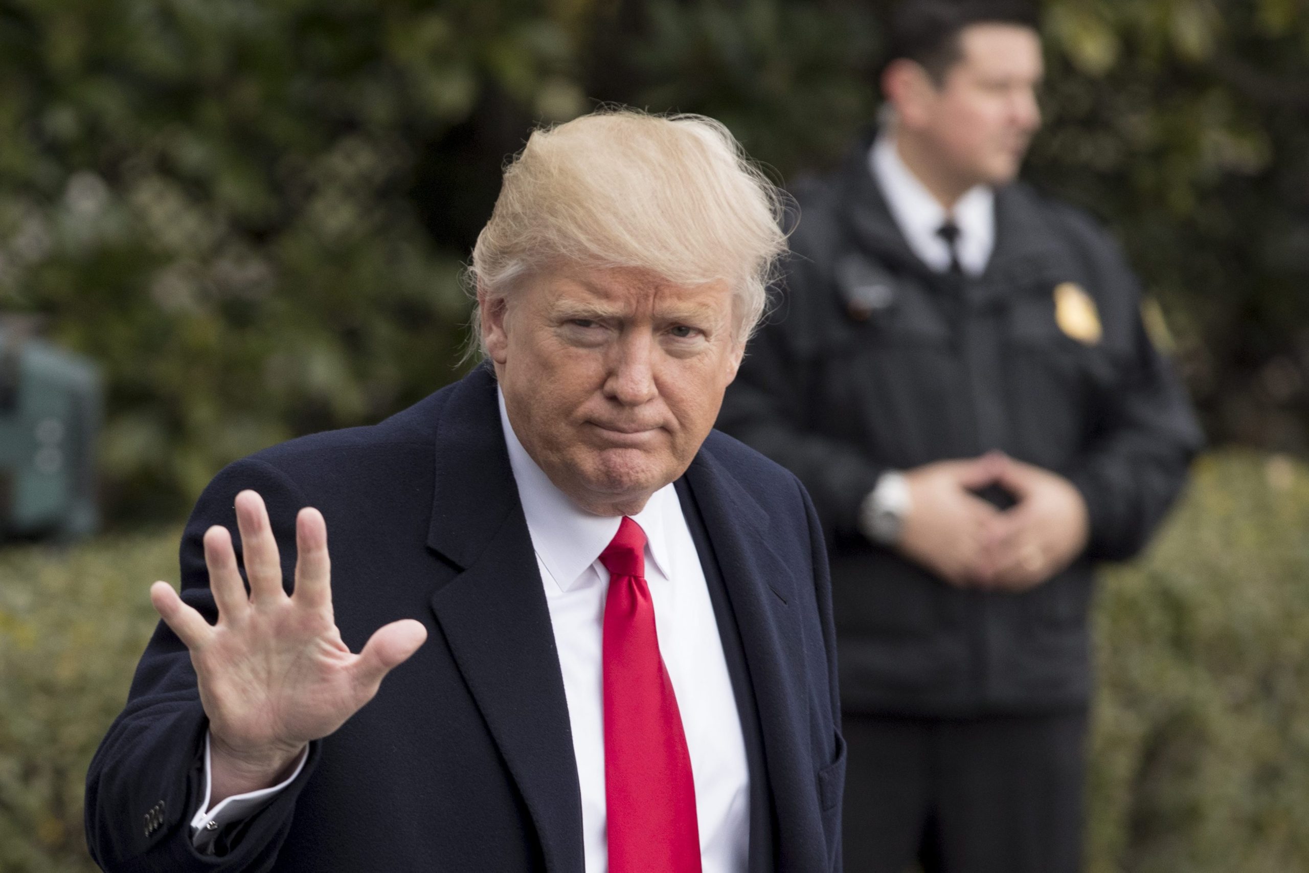 Trump vs Justiça: o quebra-cabeças jurídico do decreto anti-imigração