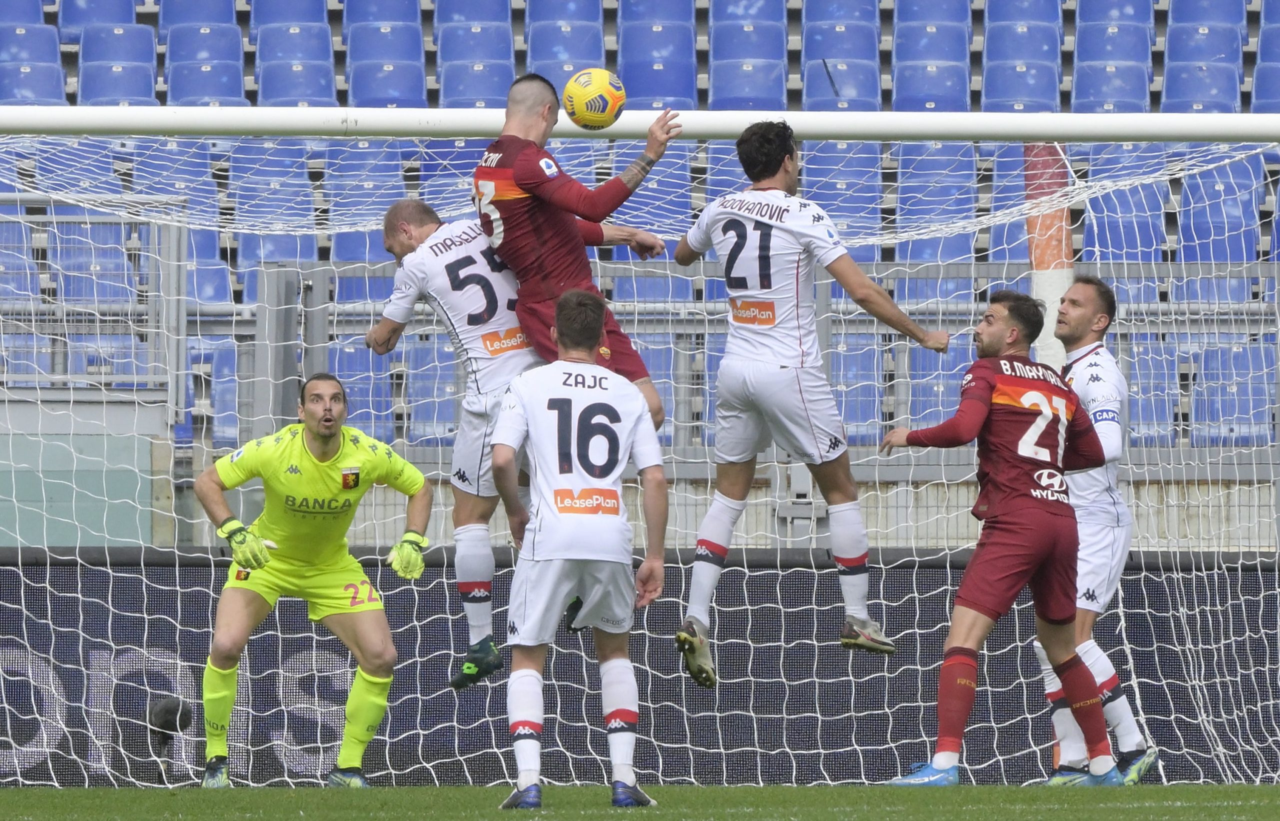 Roma, de Paulo Fonseca, vence Génova e está no quarto lugar