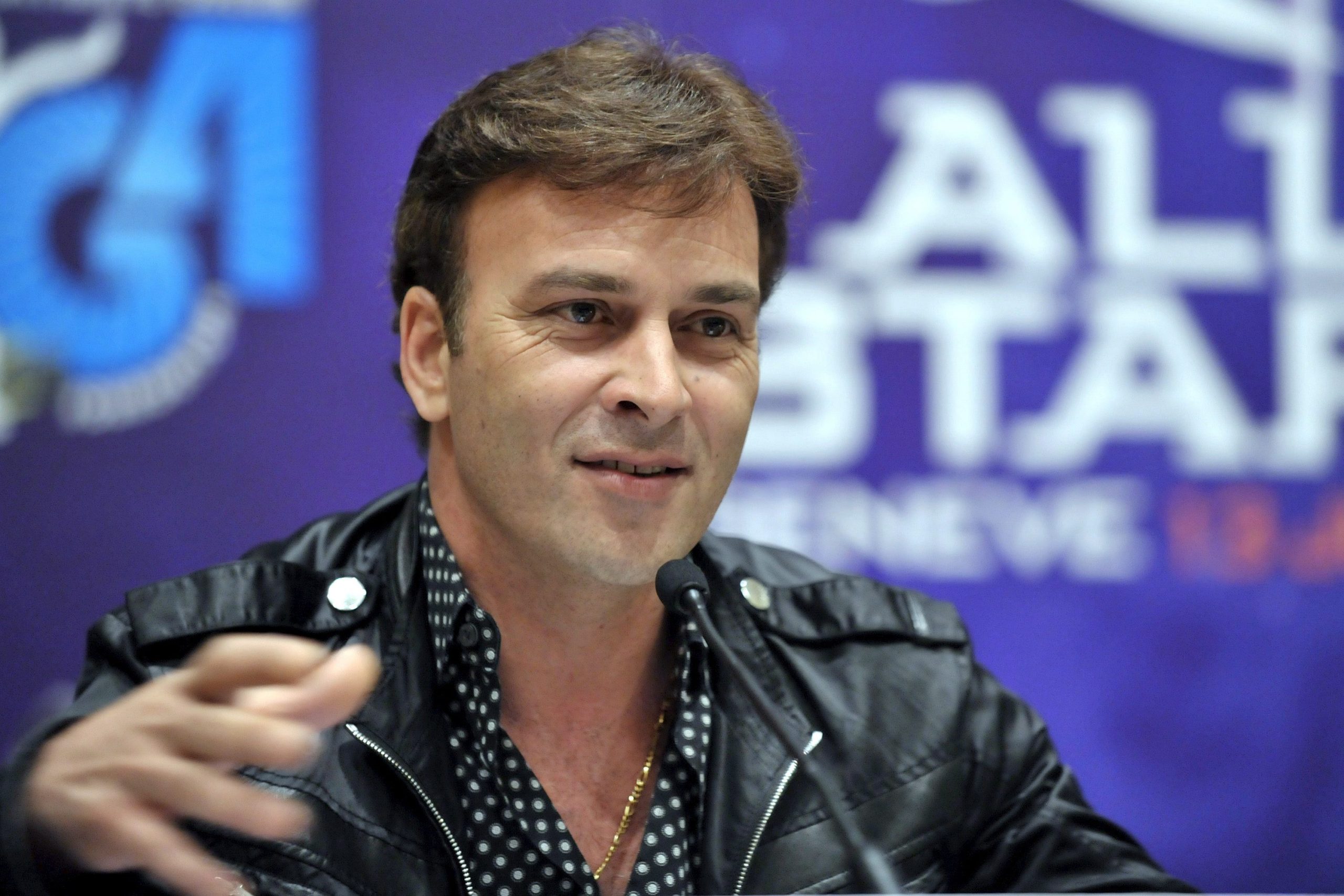 Editora afasta-se e abre porta a acordo no processo de plágio de Tony Carreira