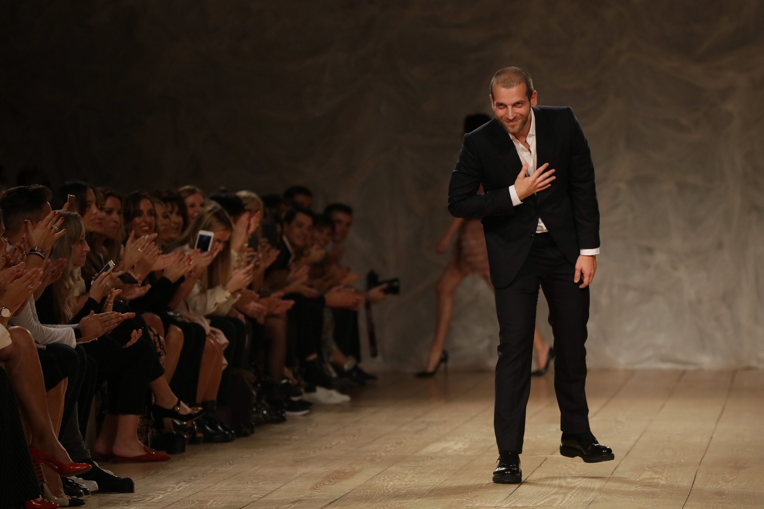 Diogo Miranda encerra Portugal Fashion com “decotes profundos”