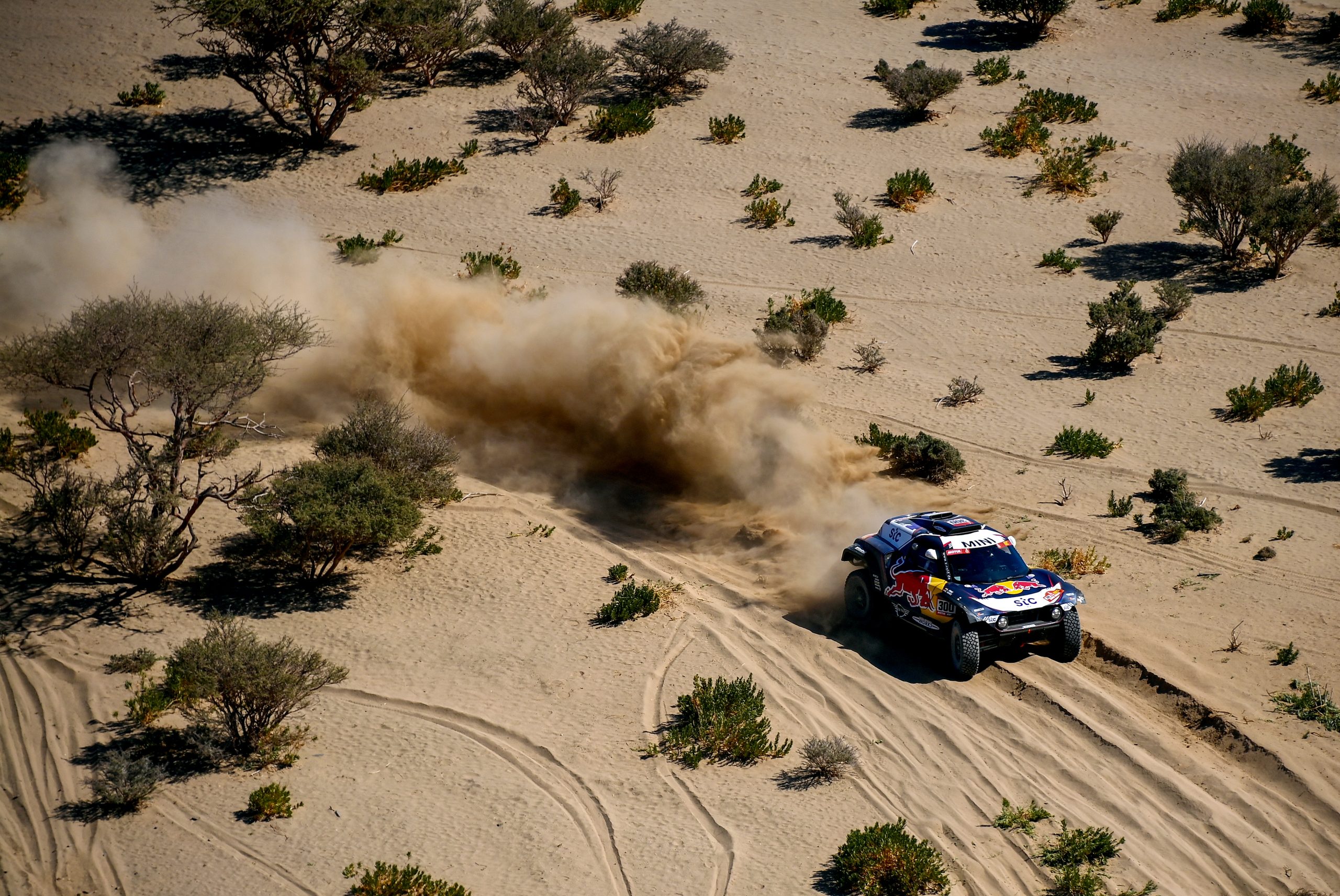 Dakar2021: Sainz vence primeira etapa dos carros e assume liderança por oito segundos