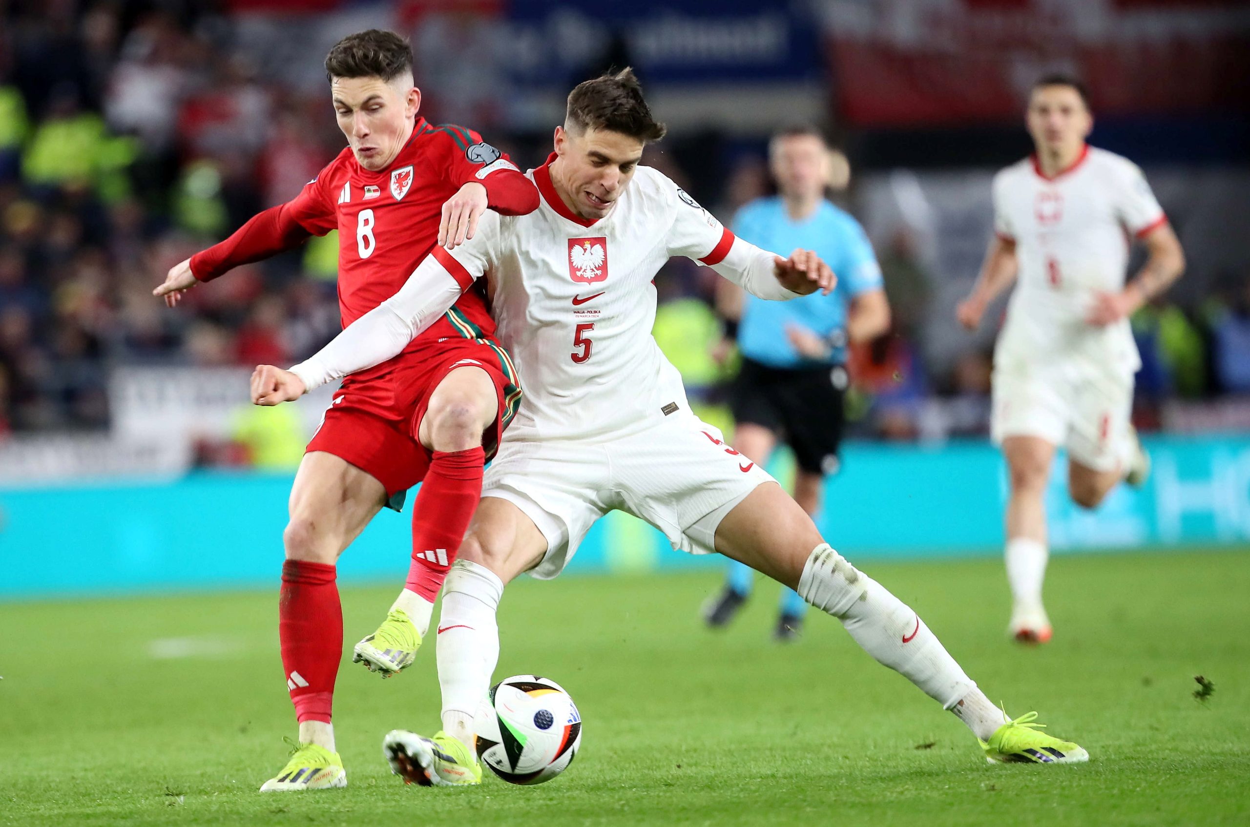 Jan Bednarek ameaçado com faca em assalto à residência