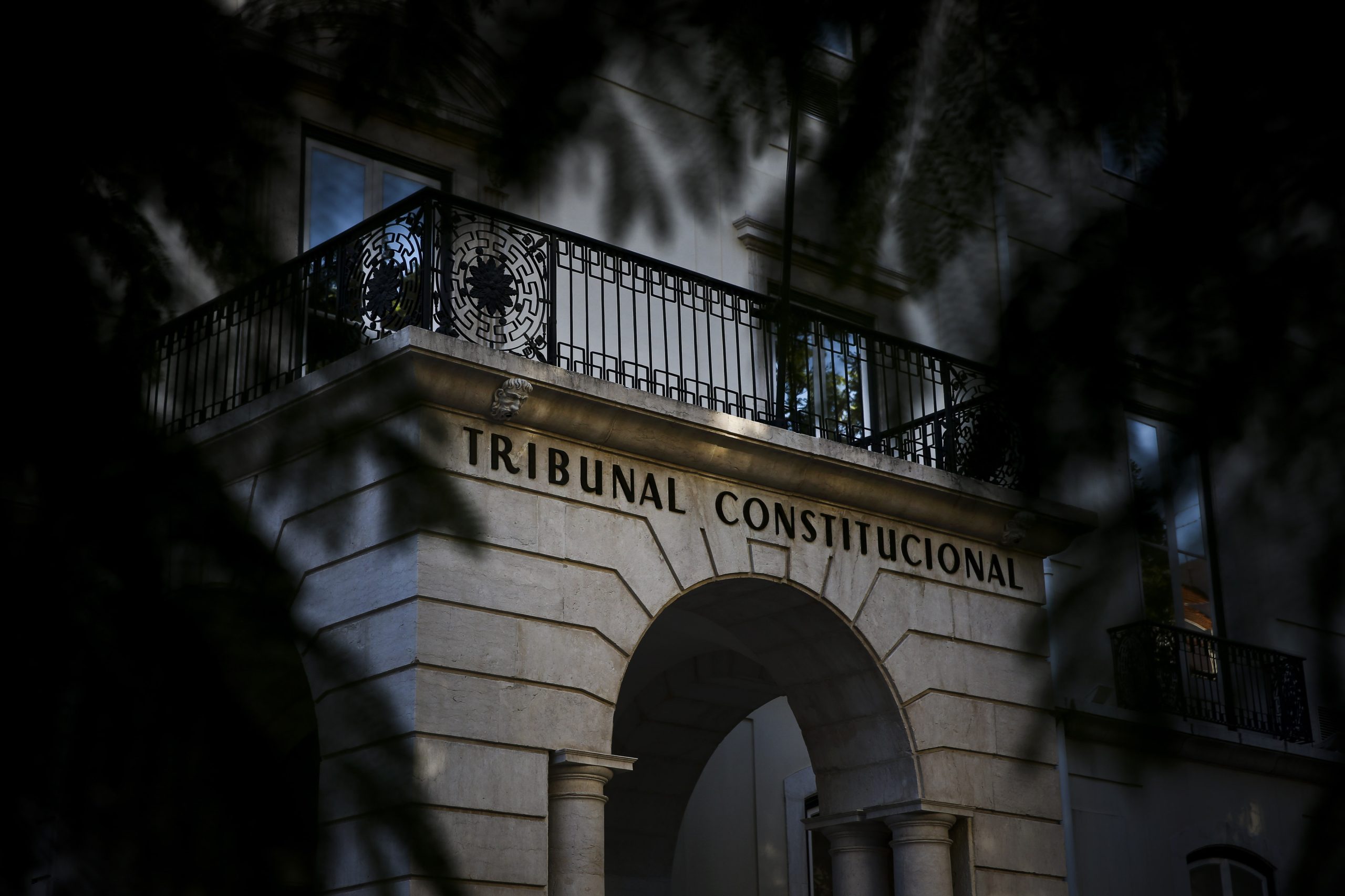 Juízes do Tribunal Constitucional opõem-se a transferência para Coimbra. PS vai abster-se na votação da proposta