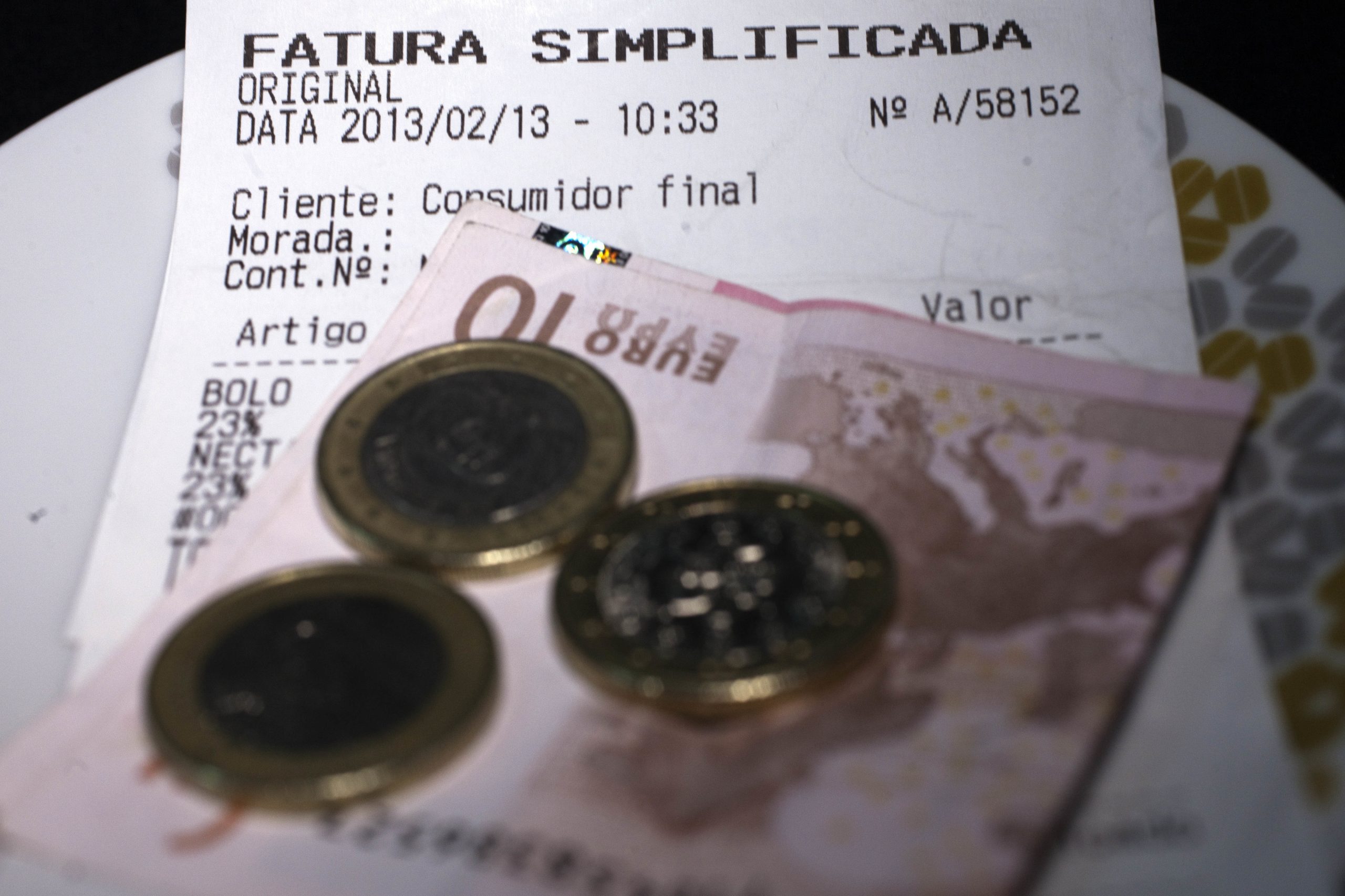 Faturas em papel podem manter-se até final de 2024