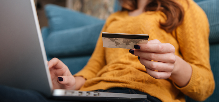 O trio que aperta a economia. E-commerce cai 3% pela primeira vez em 9 anos