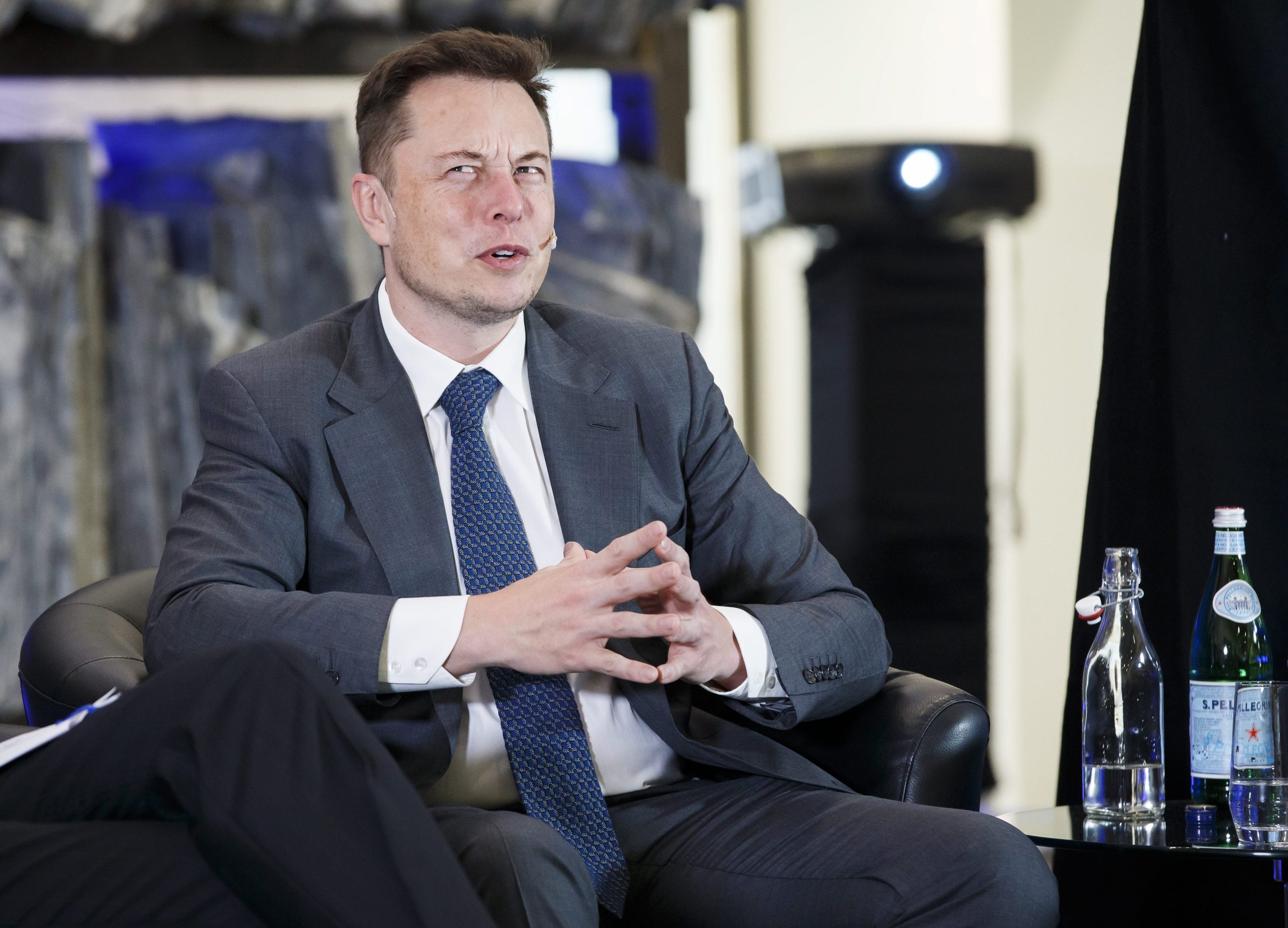 Elon Musk tentou comprar jornal satírico The Onion. Falhou e agora decidiu começar um “império de media intergaláctico”