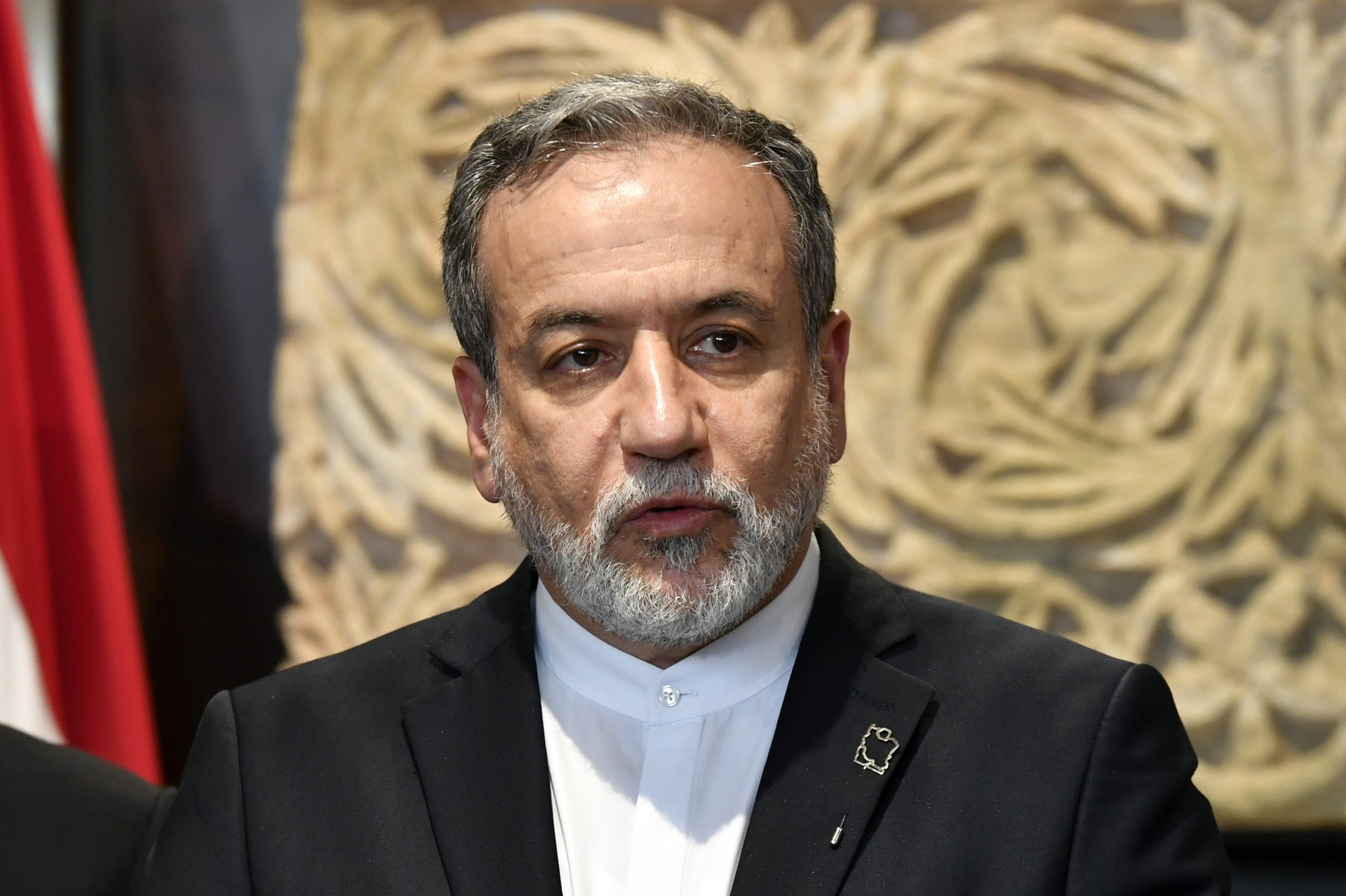 MNE iraniano vai a Genebra reunir-se com líderes europeus sobre programa nuclear