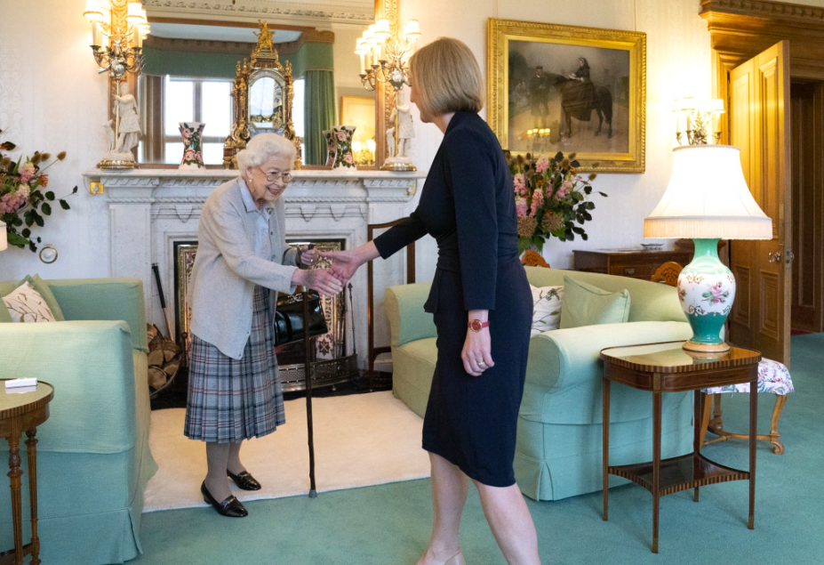 Liz Truss indigitada primeira-ministra britânica