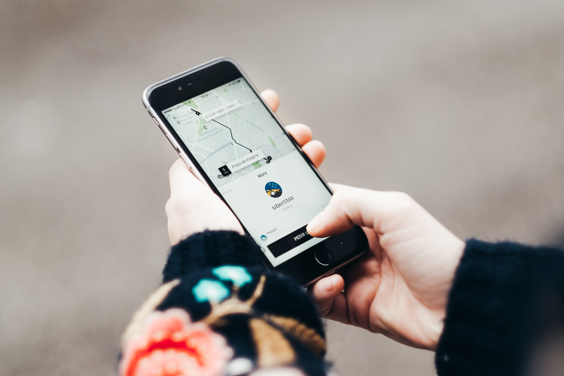 Falha na Uber custou-lhe o casamento e agora pede indemnização de 45 milhões de euros