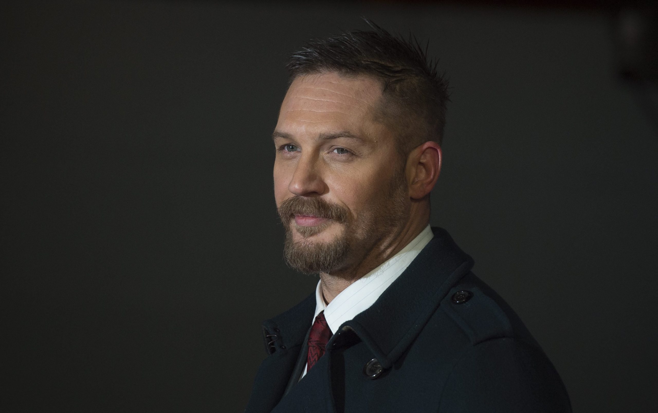 Taboo: série de Tom Hardy e Ridley Scott estreia em Portugal no próximo domingo