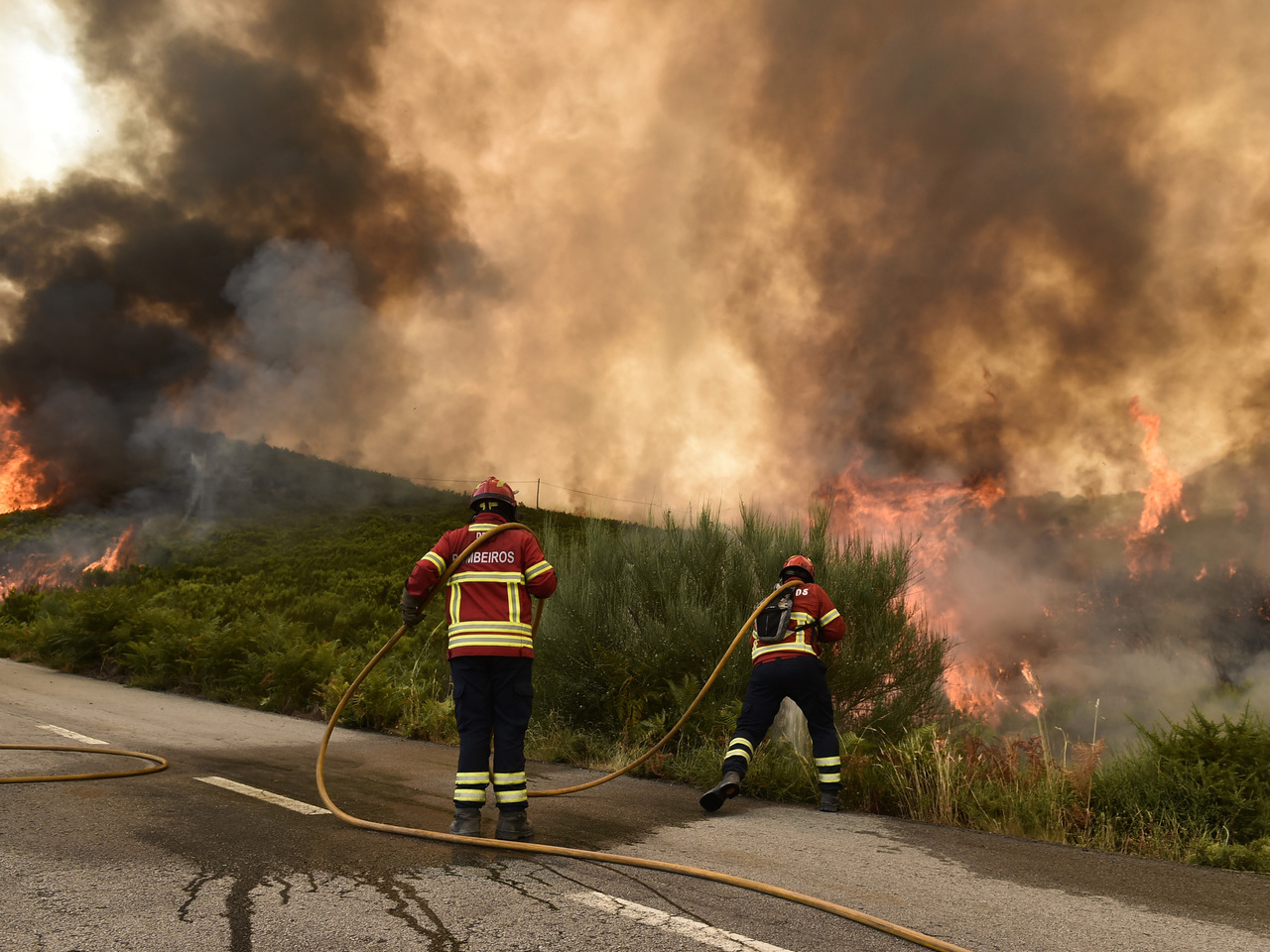 Incêndio em Amarante obrigou ao corte da A4 (Amarante/Vila Real) por precaução