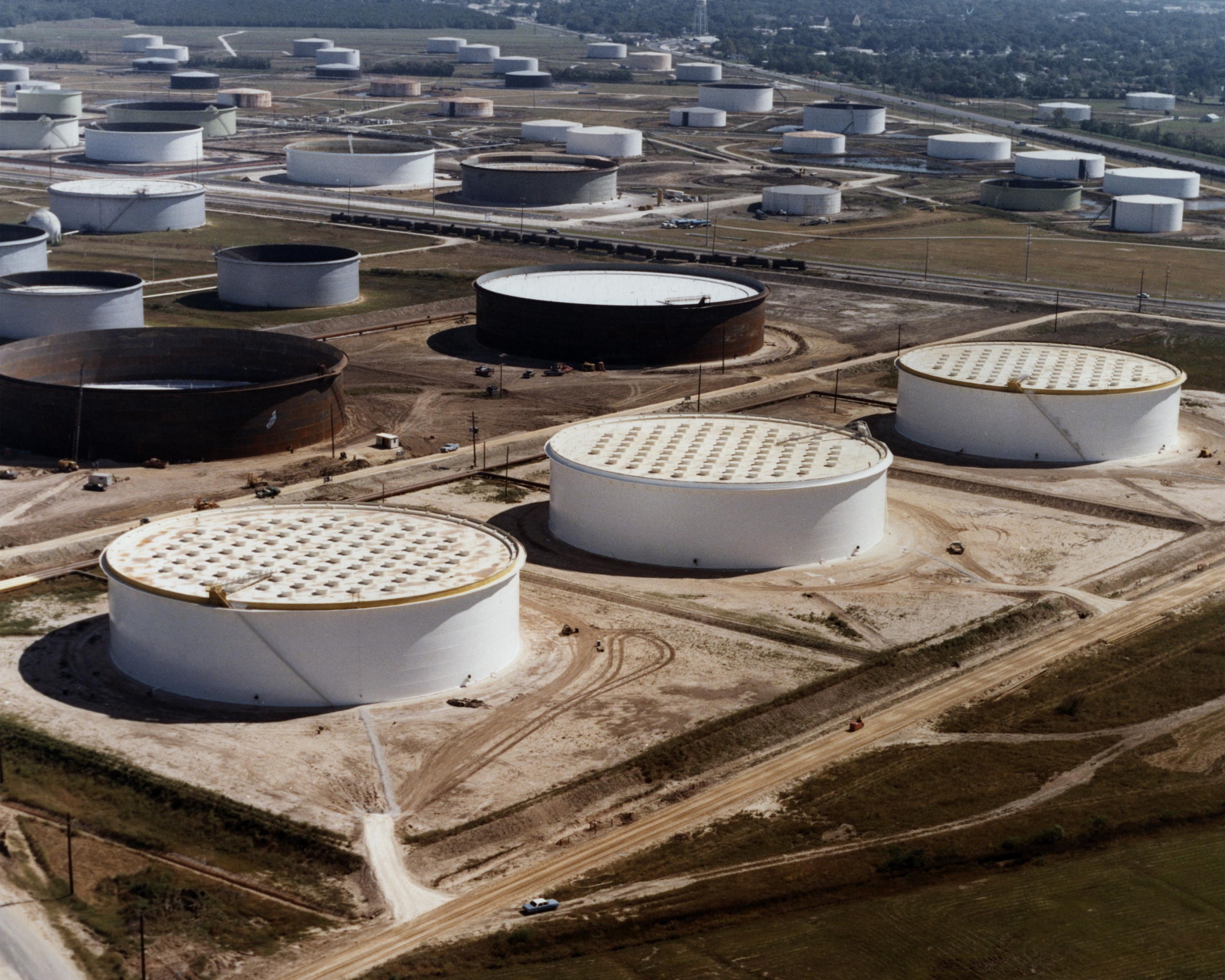 “Basicamente, os ursos estão à procura de sangue”. Preço do barril de petróleo cai pela primeira vez para valores abaixo de zero