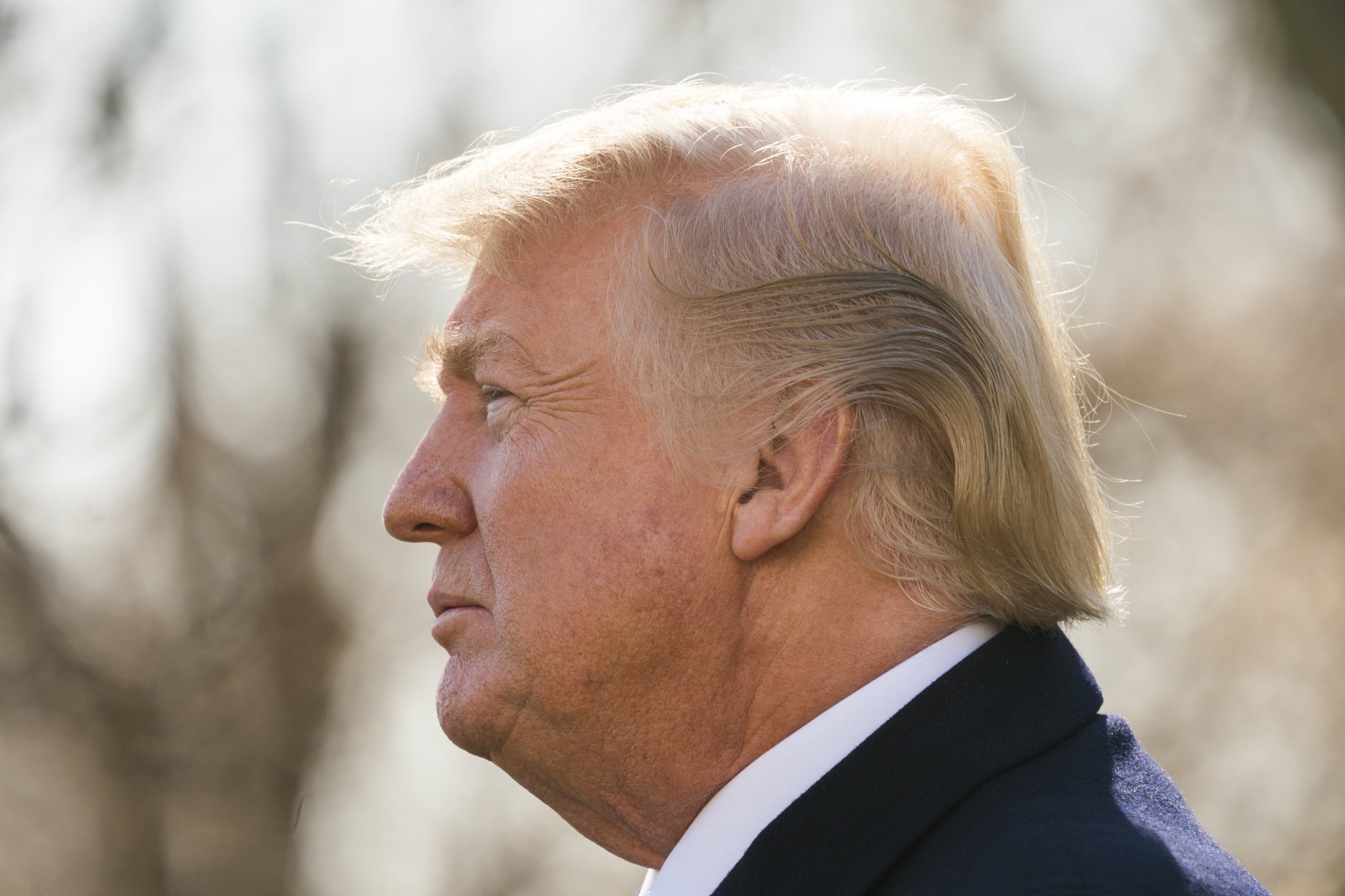 Donald Trump acusa democratas de pensarem mais nos imigrantes ilegais do que no país