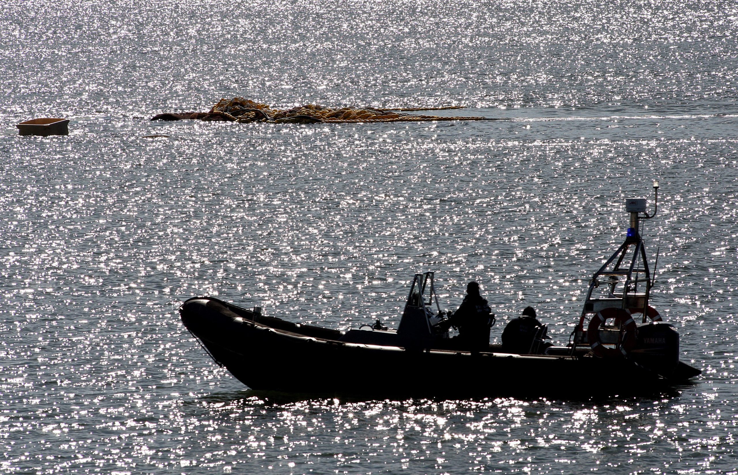 Polícia Marítima portuguesa resgata 59 migrantes de ilha grega de Lesbos