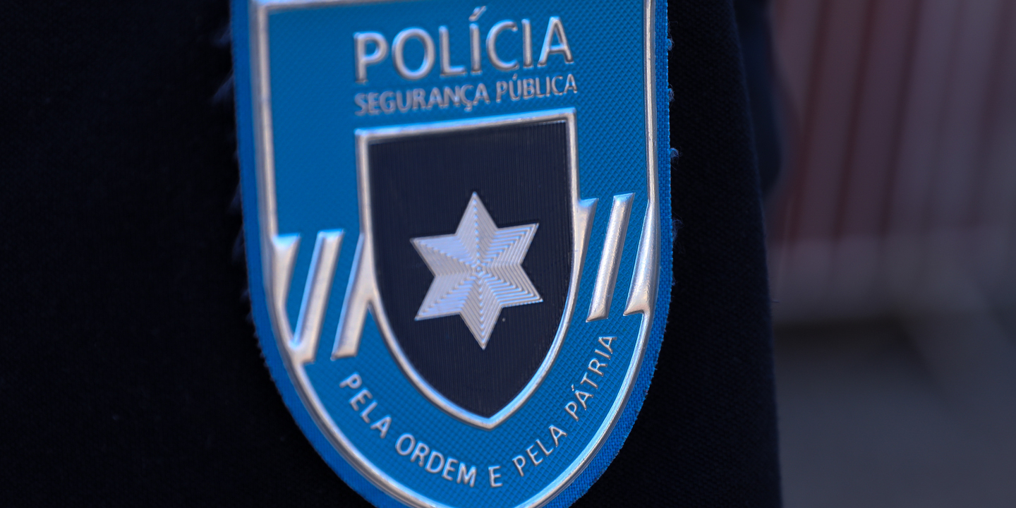 Populares apanham carteirista por esticão. Homem foi entregue à PSP