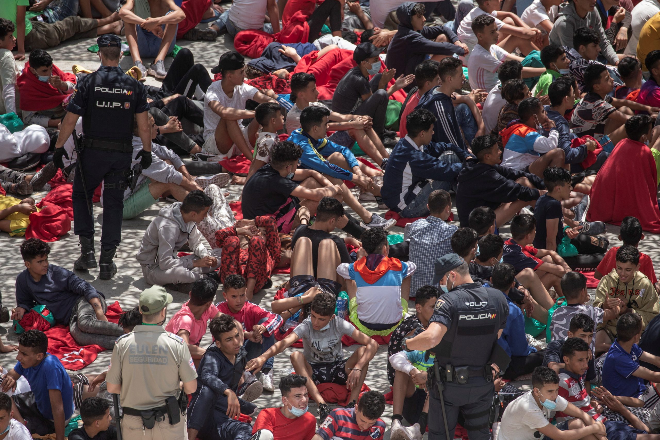 Cerca de 49 mil migrantes entraram em Ceuta em 24 horas. Pelo menos 18 morreram