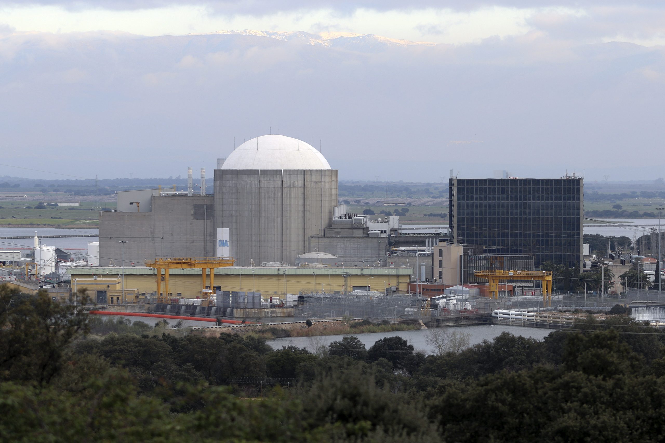 Empresas da central nuclear de Almaraz reúnem-se esta semana para discutir nova licença