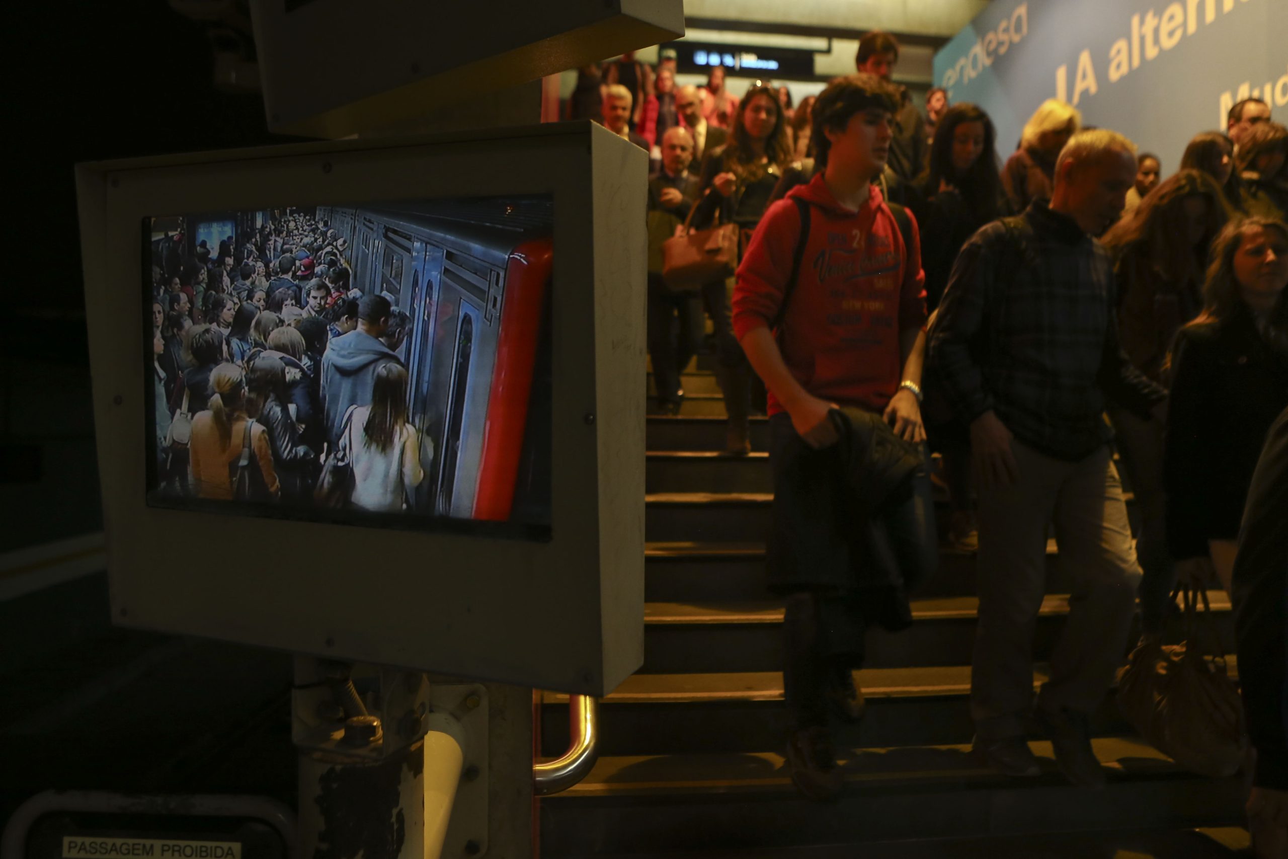 Cartões Viva Viagem voltam às máquinas Metro de Lisboa