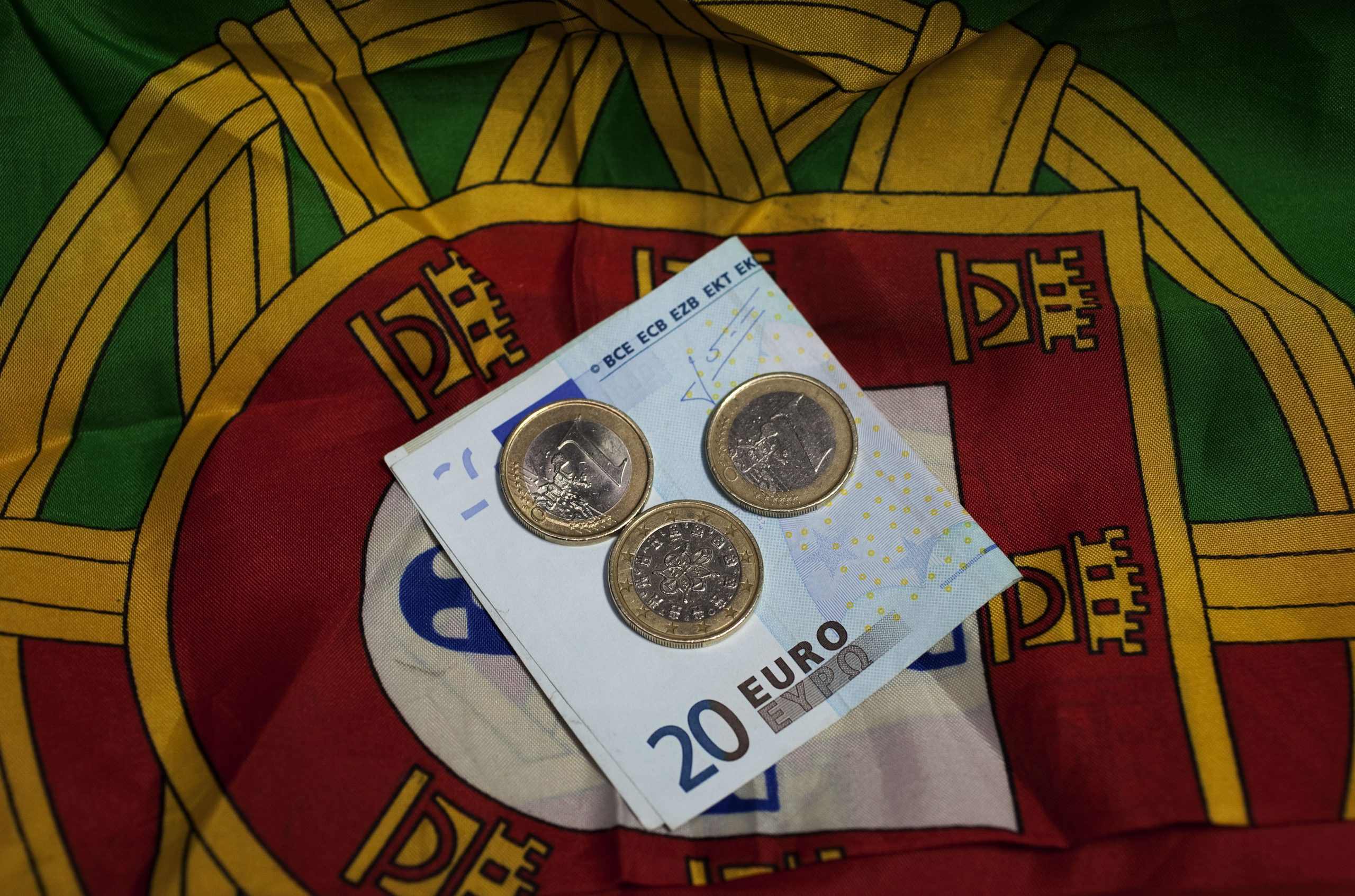 Confiança dos consumidores portugueses voltou a subir no 3.º trimestre