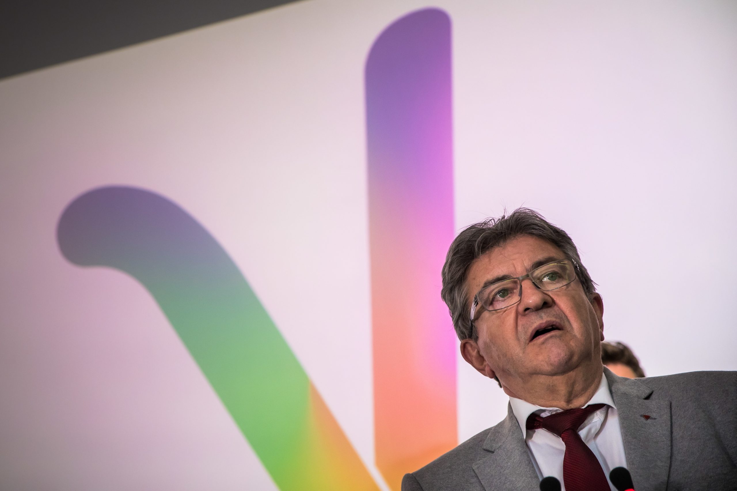 França: Legislativas são “referendo entre neoliberalismo e solidariedade”, diz Mélenchon