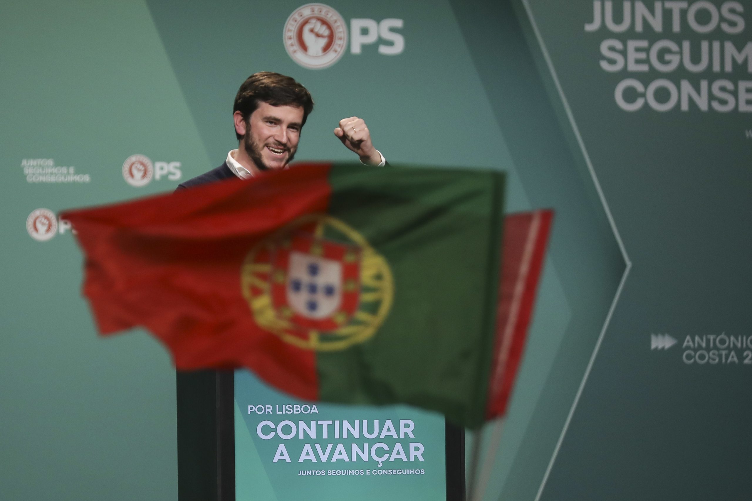 Líder da JS defende “diálogo estrutural” com esquerda apesar da maioria absoluta