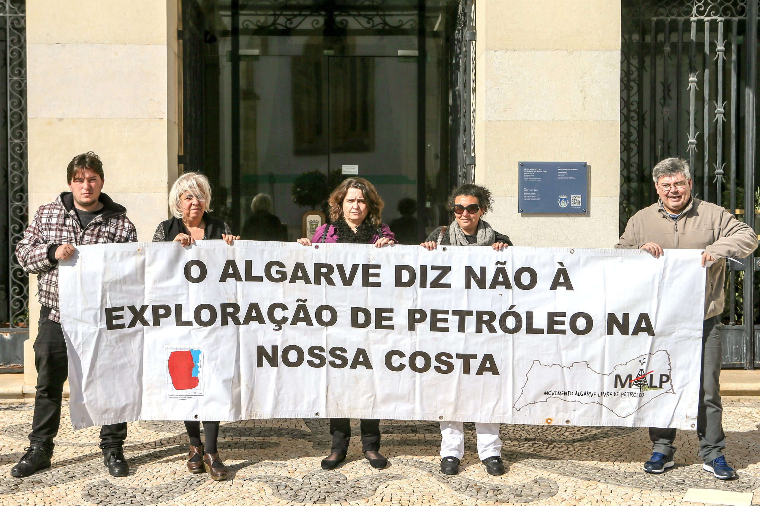 Petróleo: Movimento cívico convoca protesto contra prospeção ao largo do Algarve