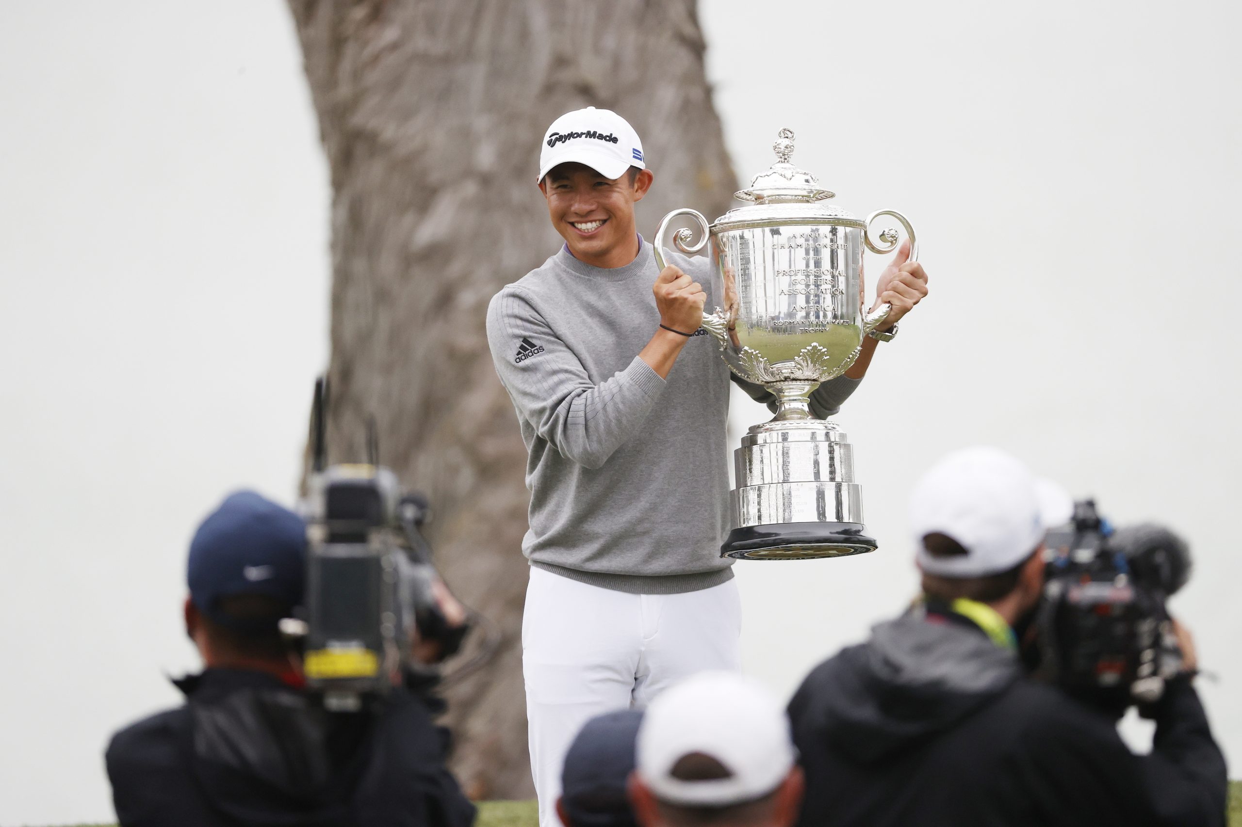 Golfista norte-americano Collin Morikawa vence PGA Championship na primeira participação