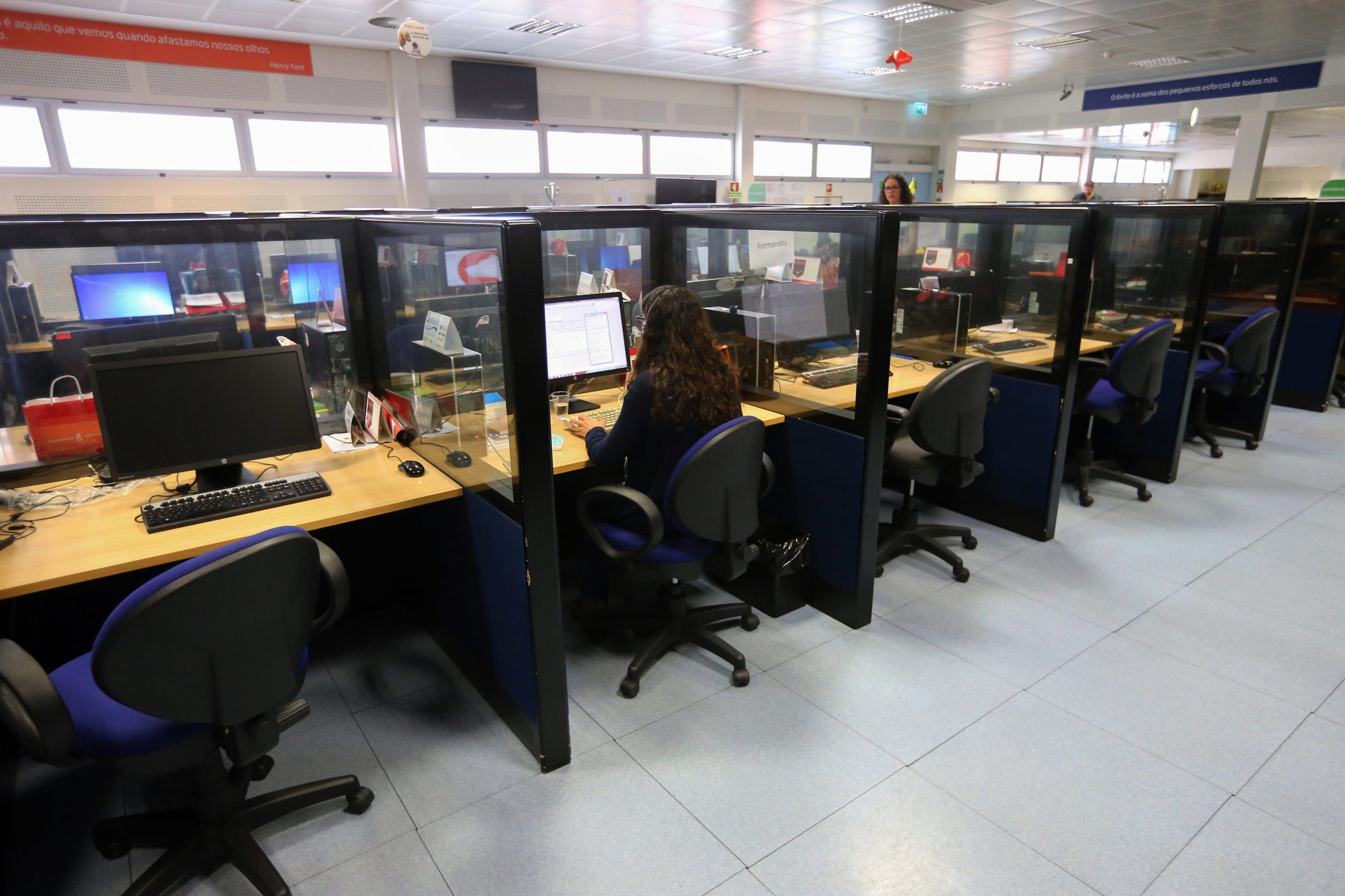 Trabalhadores dos call centers em greve no Natal e Ano Novo