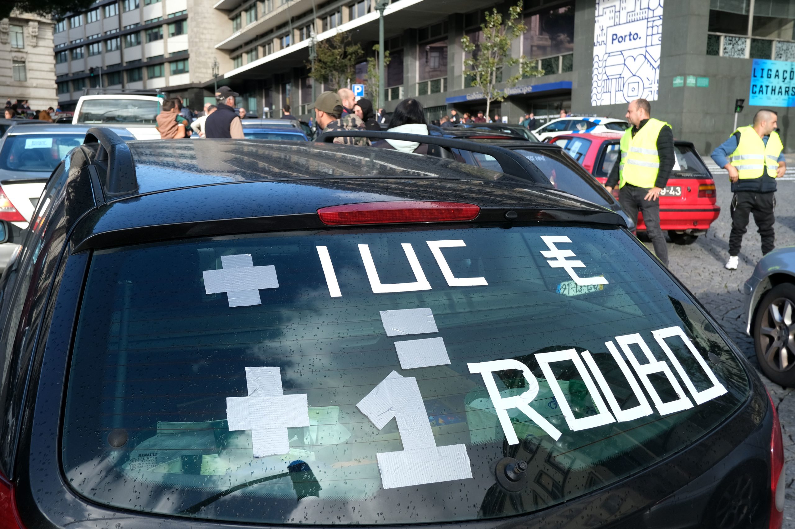 Deputados aprovam eliminação do aumento do IUC para carros anteriores a 2007