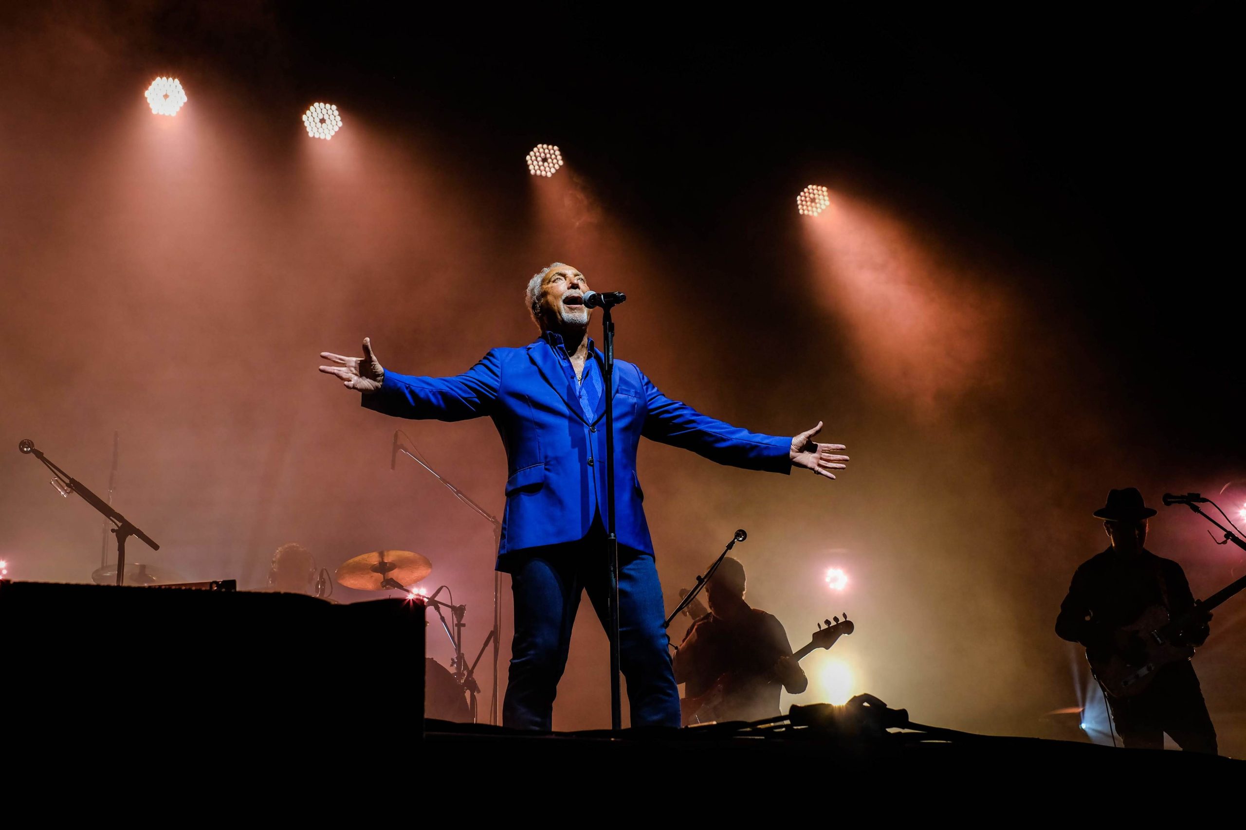 Das cuecas de Tom Jones à mala recheada de Paul Anka — o Cooljazz chega aos 20 anos com tantas histórias quanto futuro
