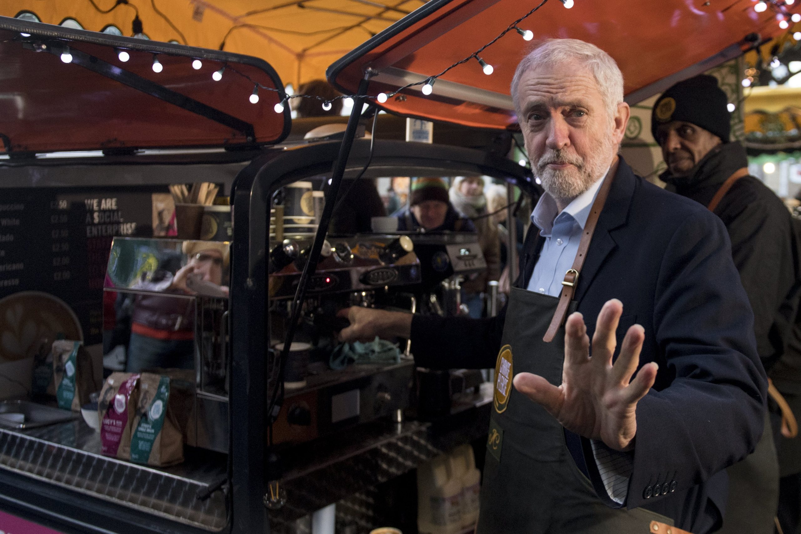No país que mais resistiu aos debates na TV, Jeremy Corbyn e Boris Johnson estreiam-se hoje no frente-a frente