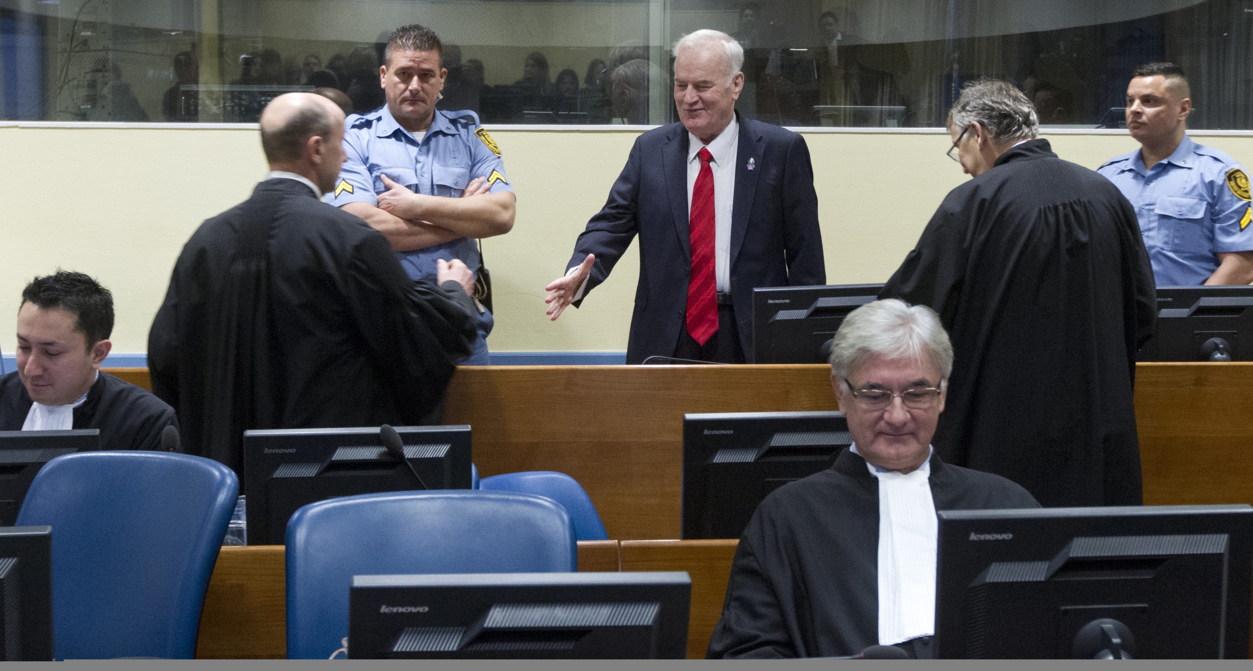 Ratko Mladic condenado a prisão perpétua pelo Tribunal Penal Internacional