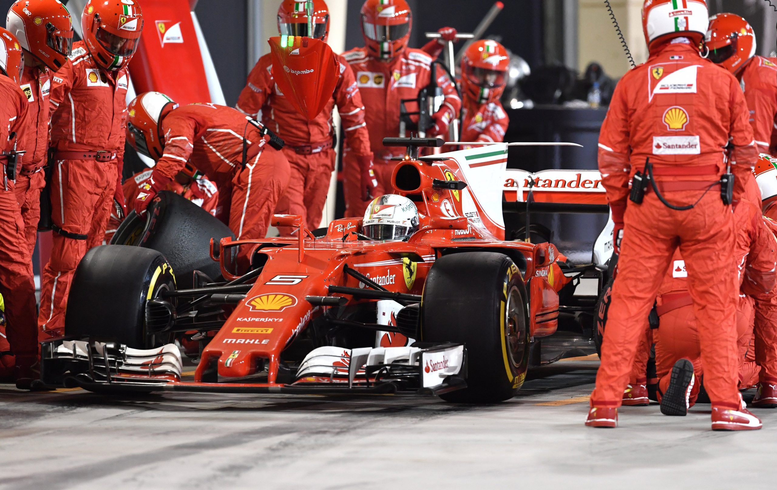 Sebastian Vettel renova contrato com a Ferrari até 2020