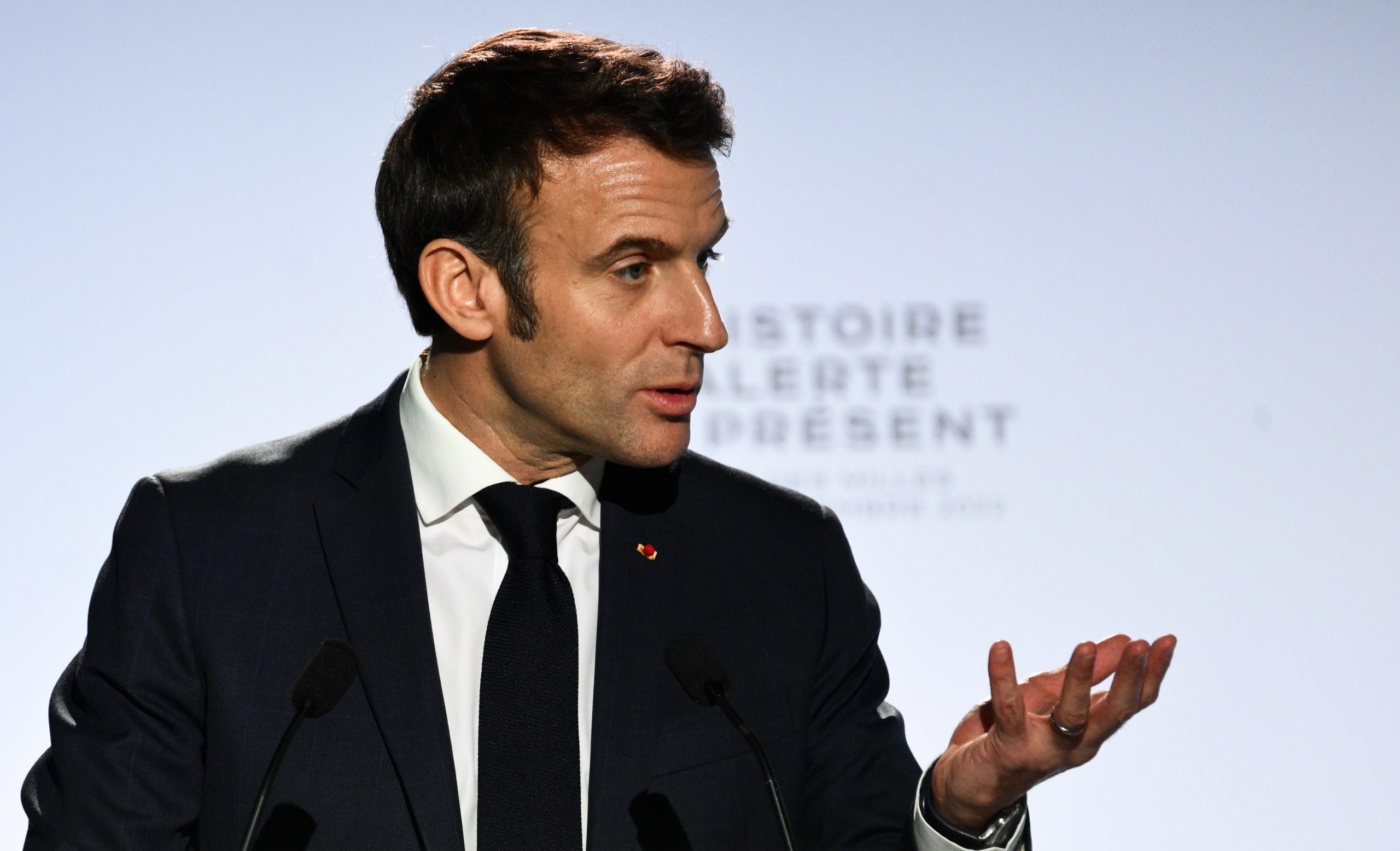Azerbaijão: Macron recebe compromisso de homólogo azeri para abertura do corredor de Lachin