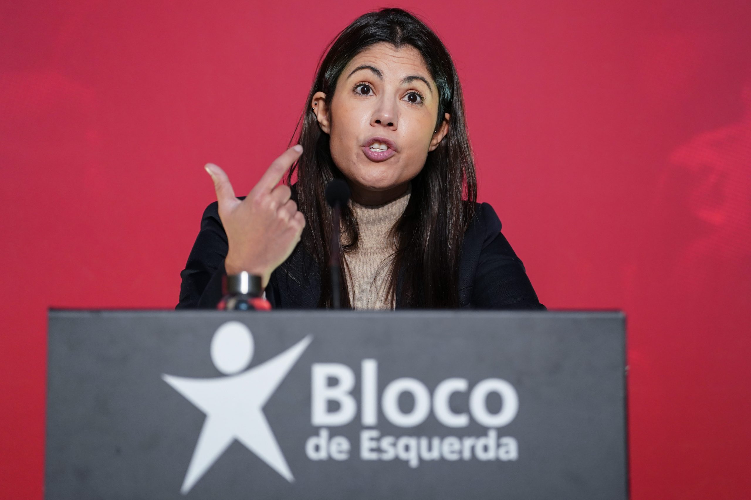 Bloco propõe aumento de salário mínimo de 900 euros para 2024 e 50 todos os anos