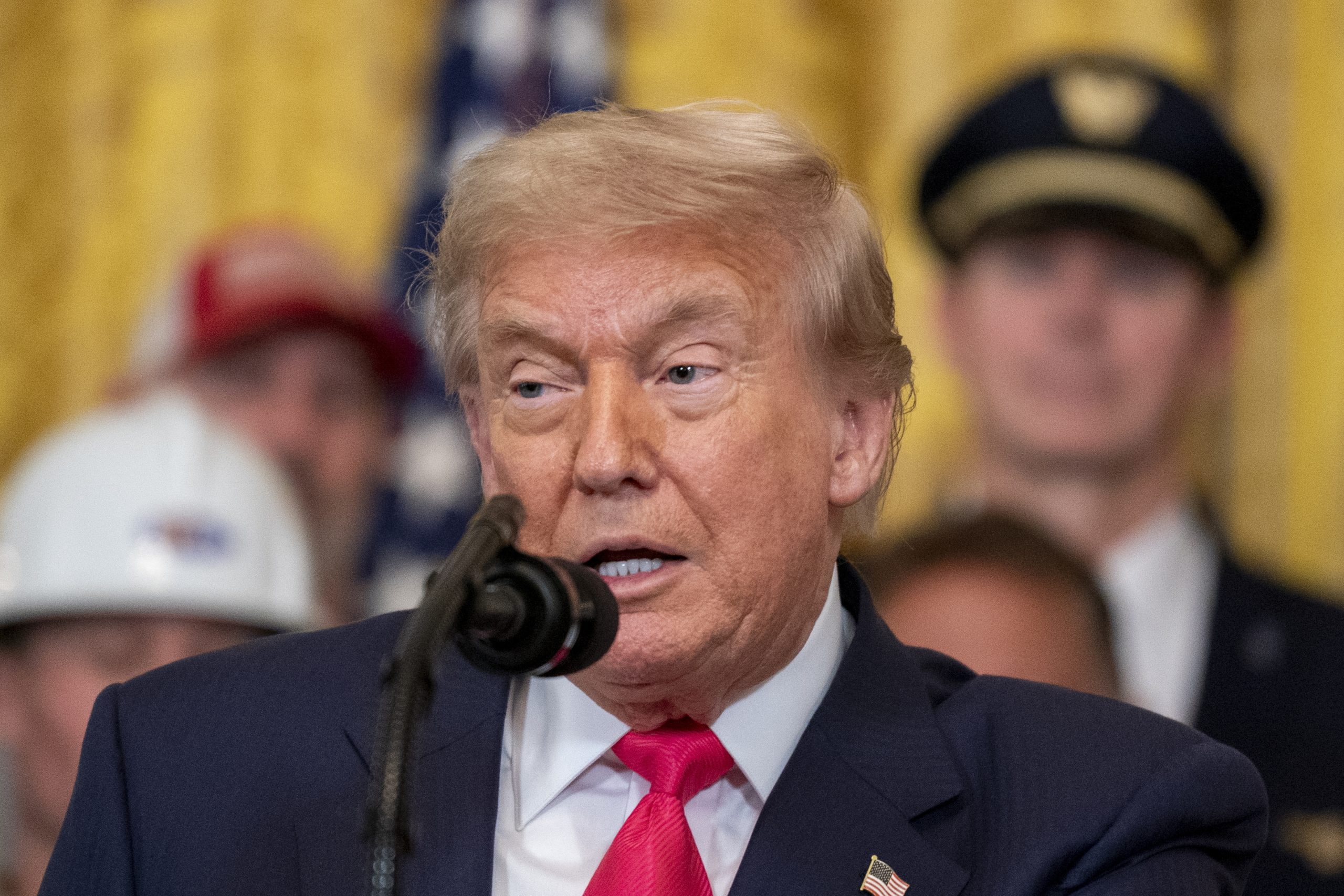 Donald Trump vai processar a BBC, apesar de pedido de desculpas do canal