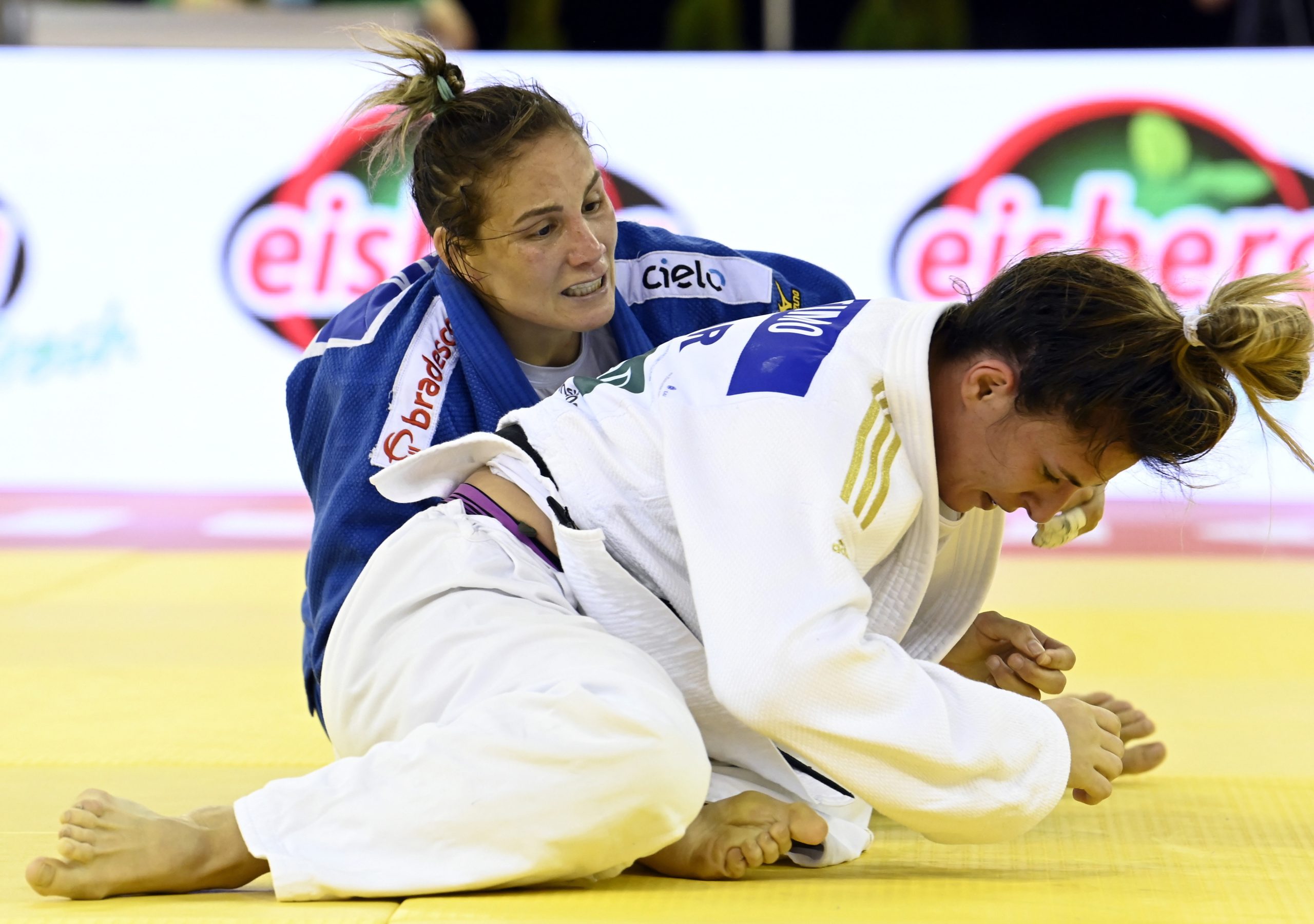 Judoca Bárbara Timo conquista bronze no Grand Slam de Budapeste