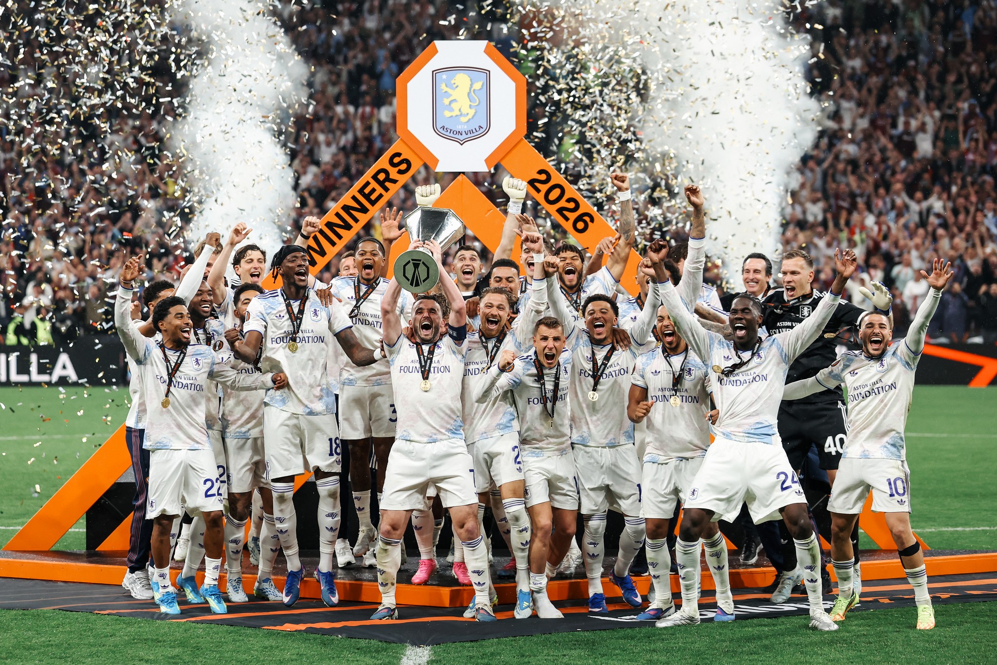 Aston Villa vence Liga Europa e pode ajudar o Sporting a chegar à Champions League
