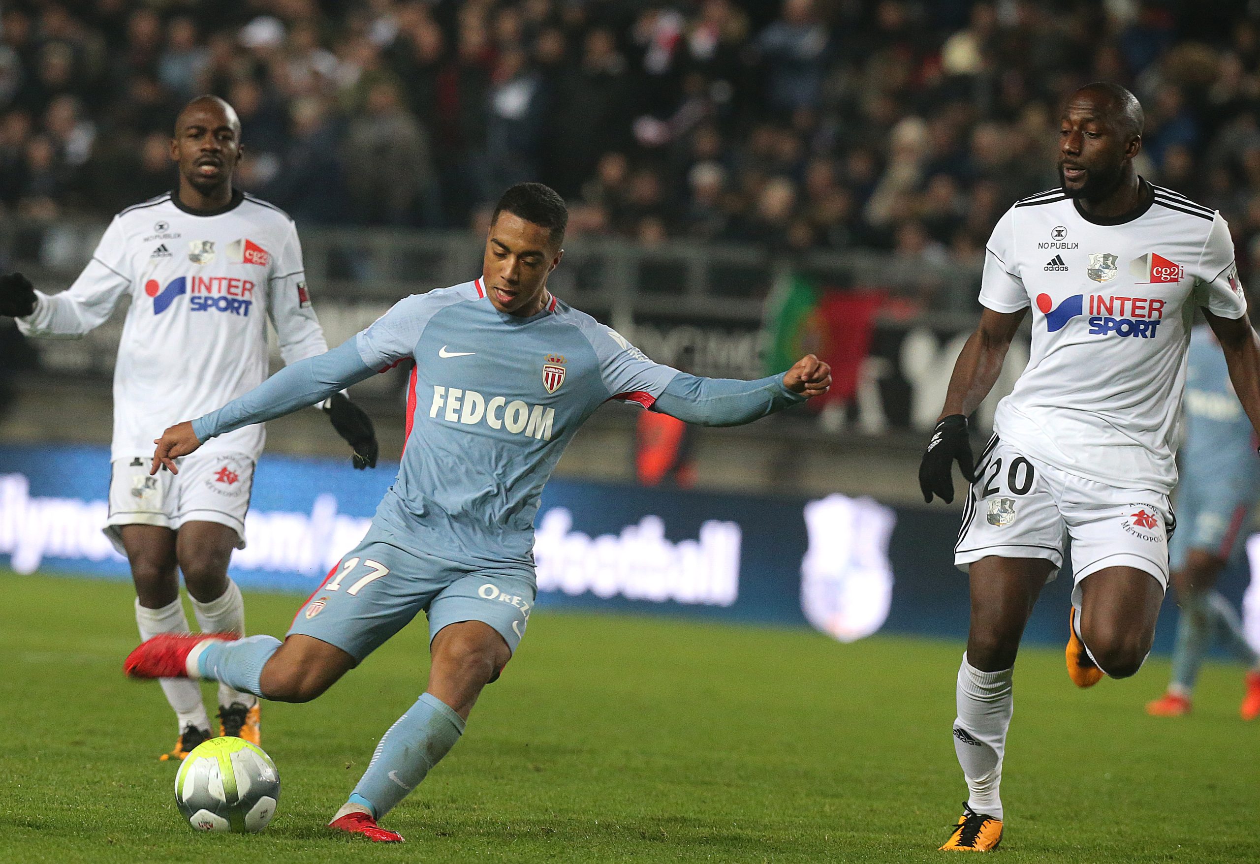 Liga Francesa: Mónaco surpreendido em Amiens