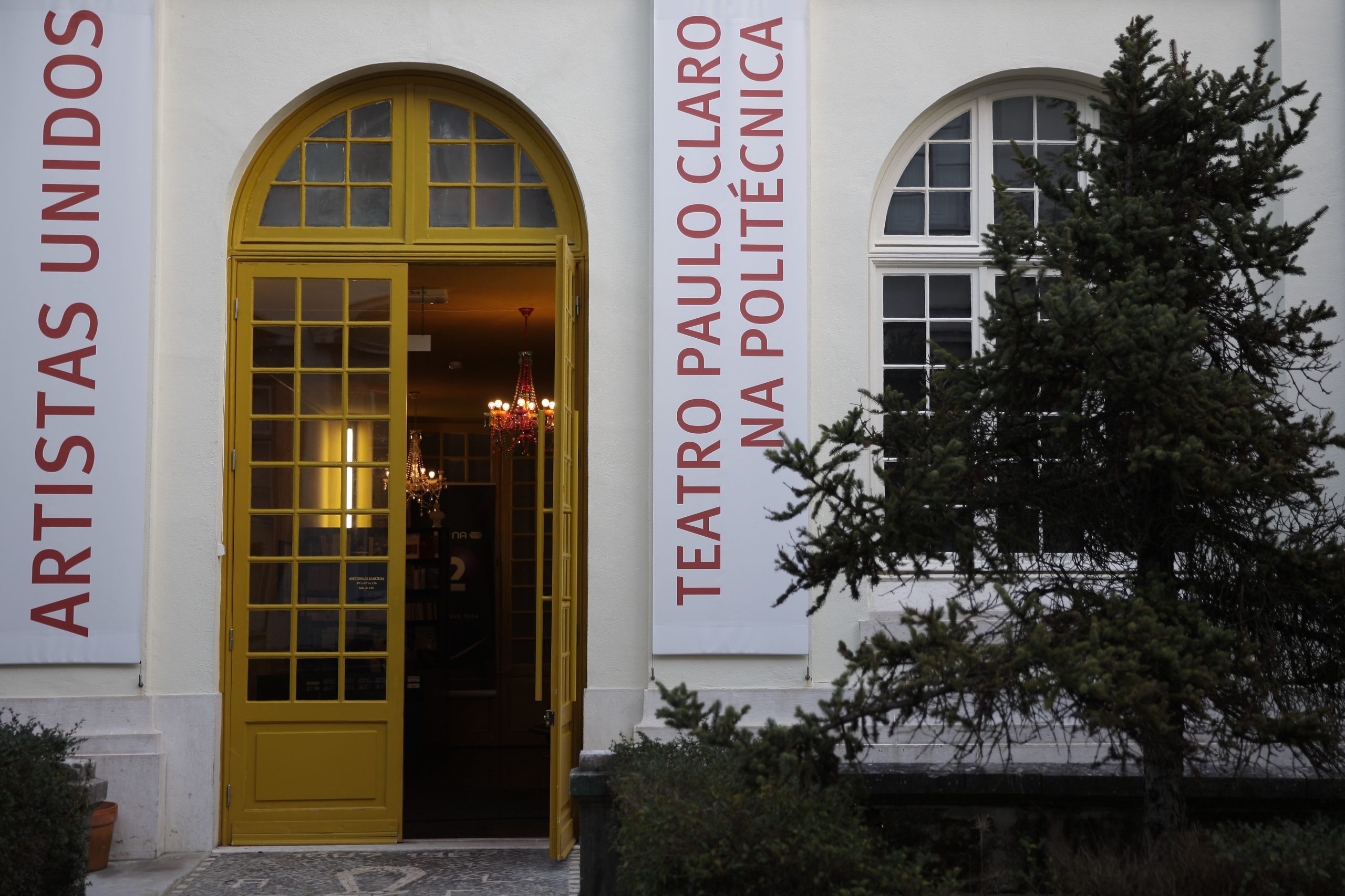 Despejados da Politécnica. Artistas Unidos sem casa para ficar