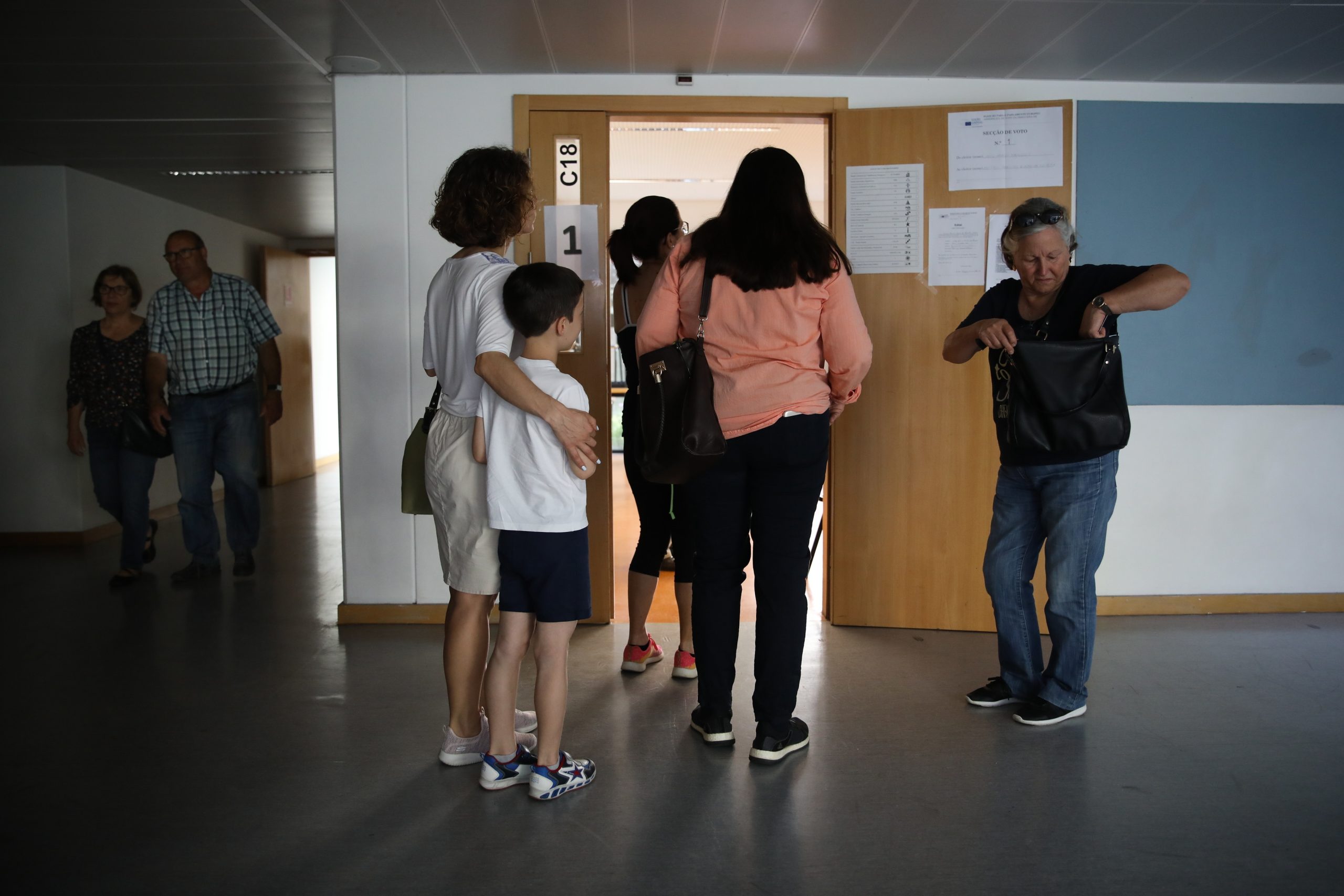 Europeias: Mais 67.000 votantes face a 2014, apesar de menor percentagem de afluência
