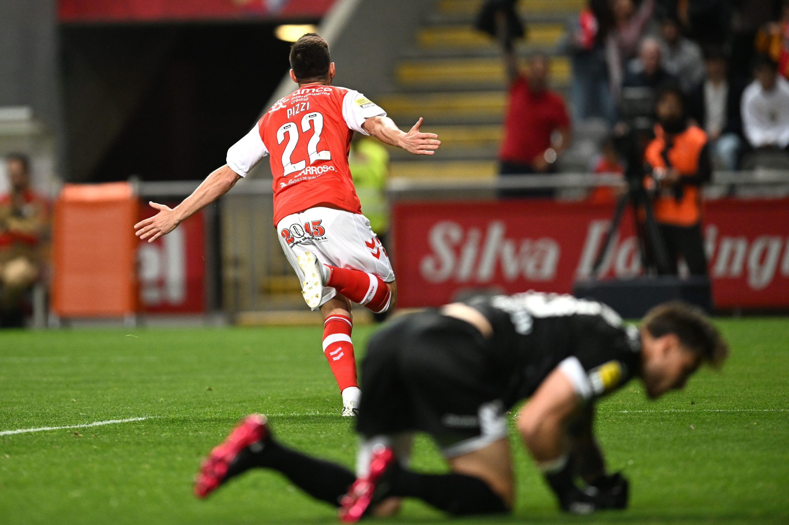Sporting de Braga vence Estoril Praia e fica a nove pontos do líder Benfica
