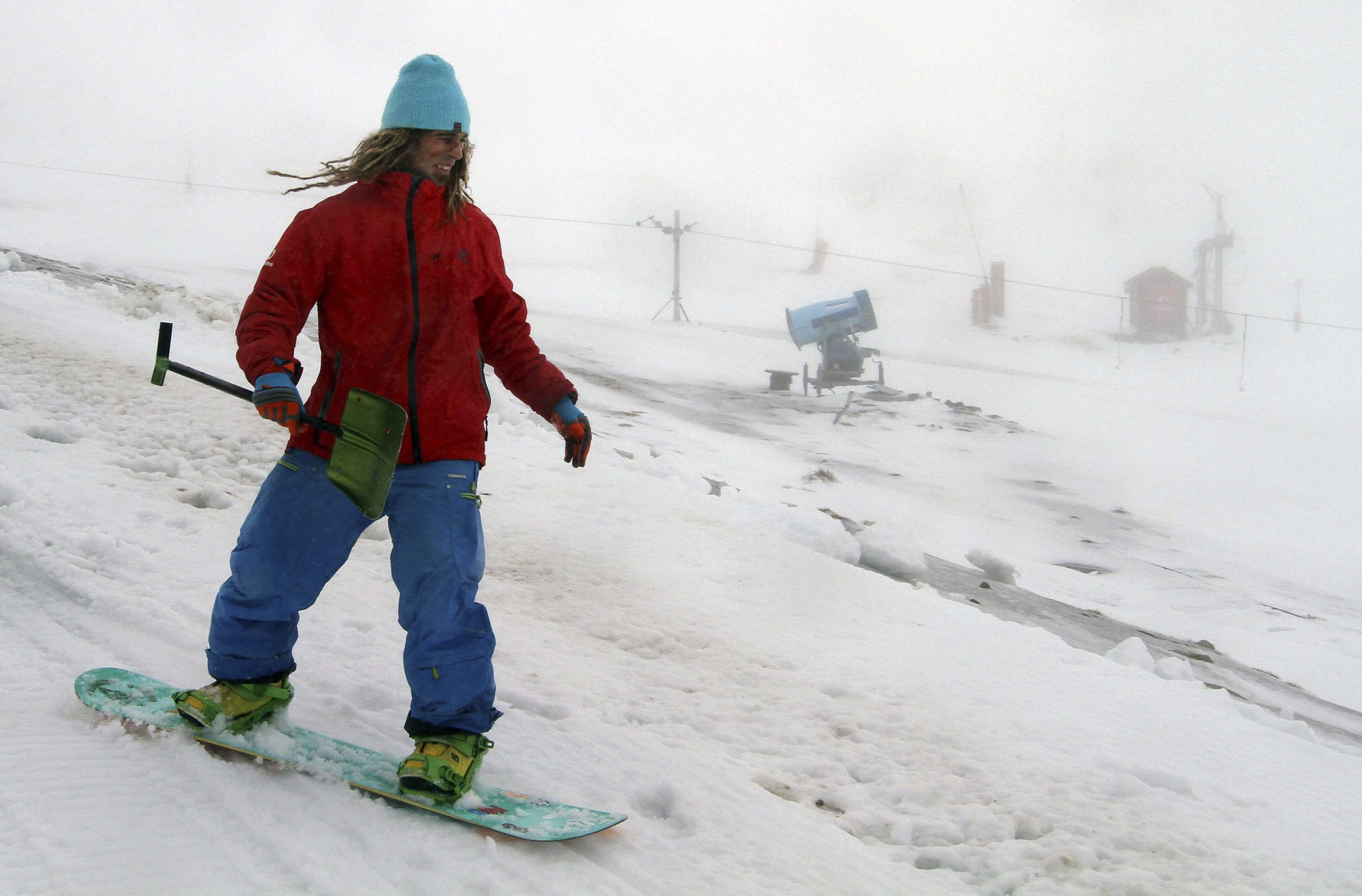 Federação leva 1.500 crianças a experimentar esqui e snowboard
